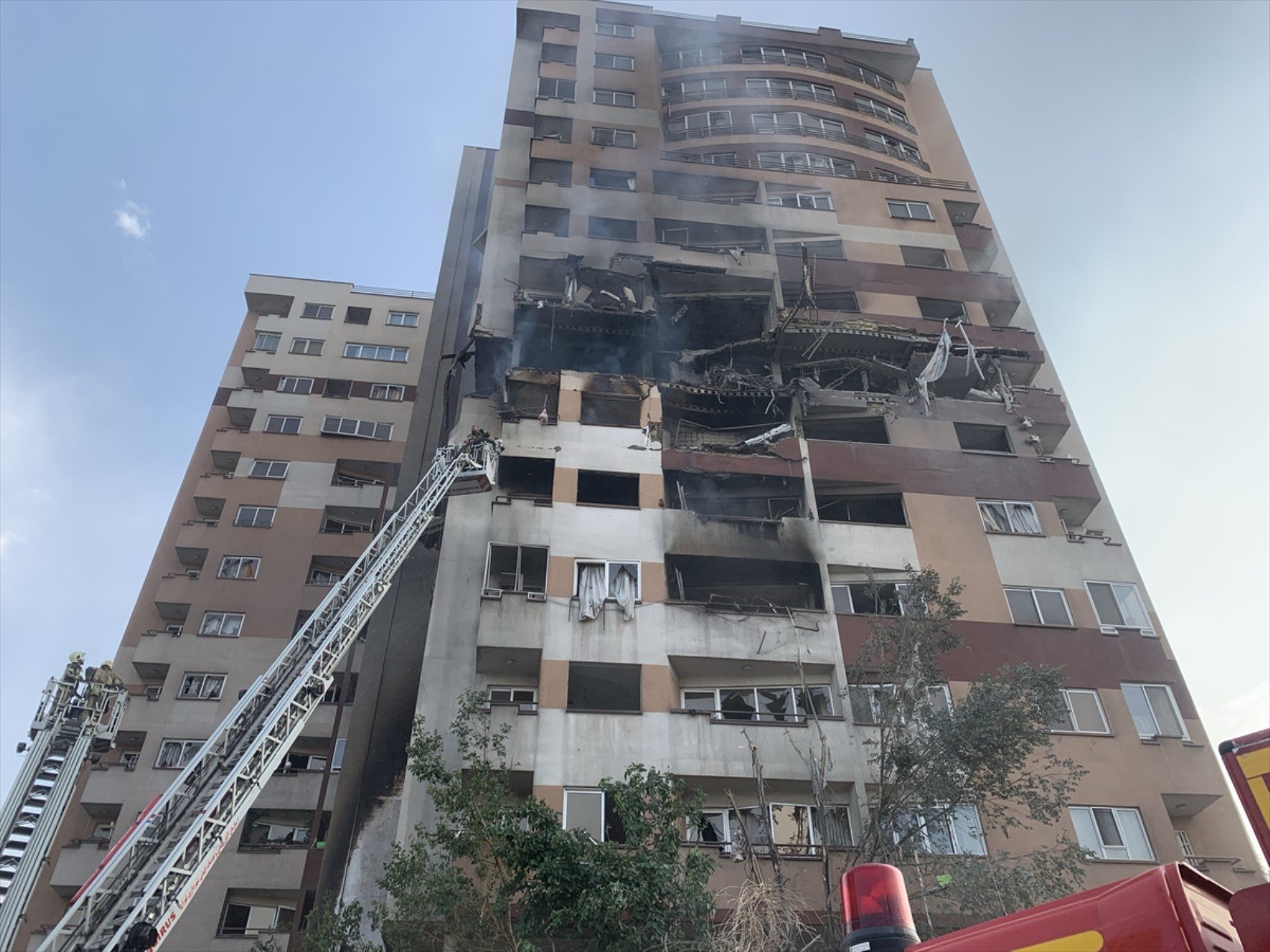 İran-İsrail gerilimi tırmanıyor: Hava sahaları kapatıldı, alarm verildi