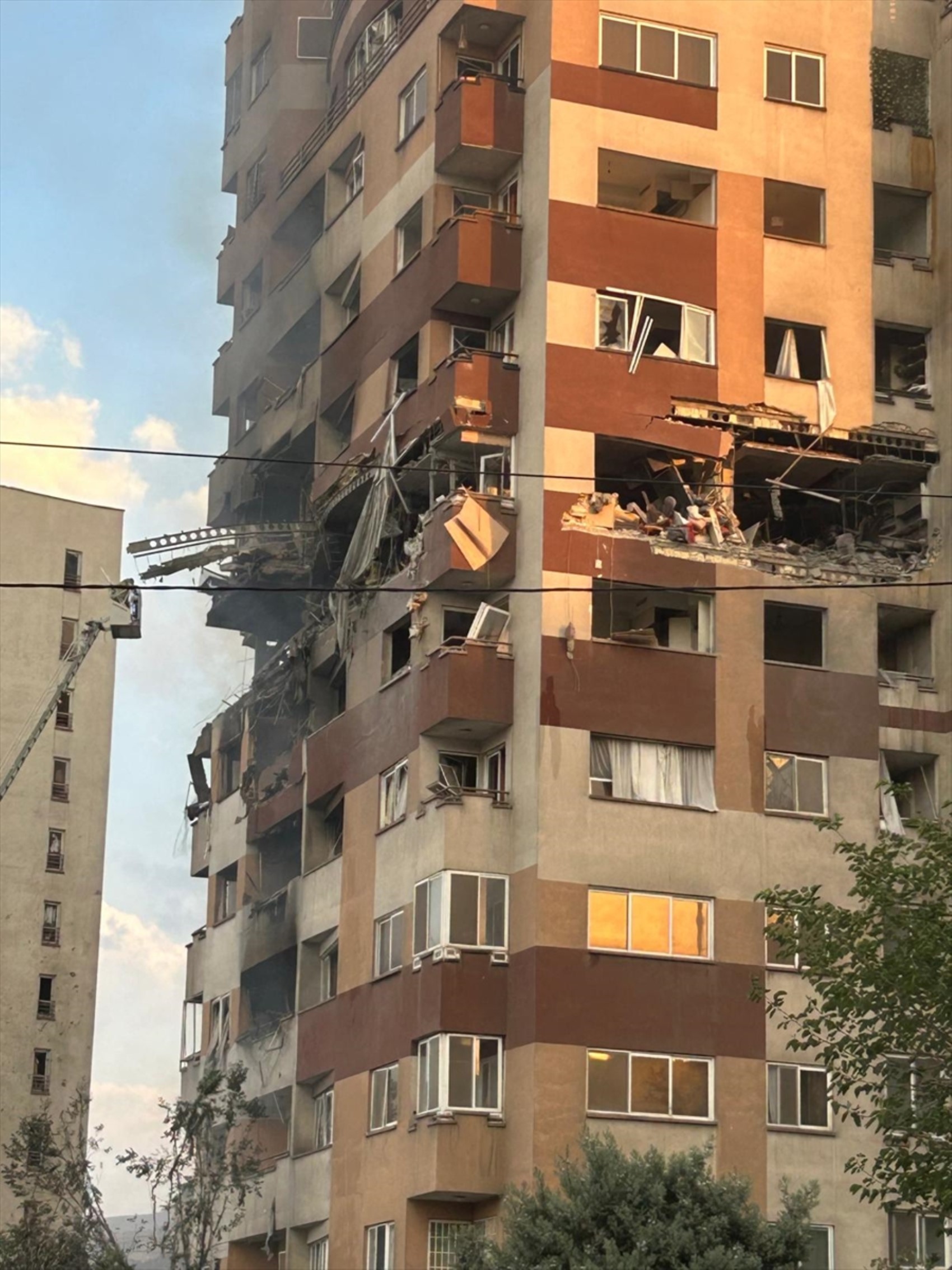 İsrail’in İran'a karşı başlattığı 'Yükselen Aslan' operasyonuna tepkiler geldi! 'Barbarca ve hukuksuz'