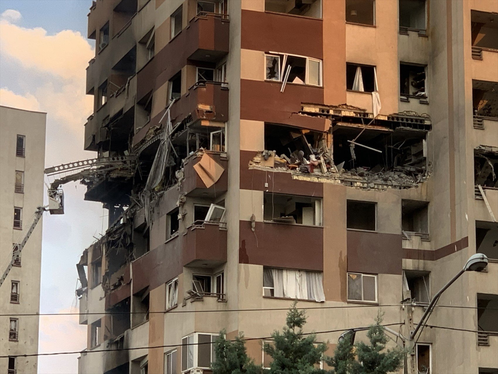 İsrail’in İran'a karşı başlattığı 'Yükselen Aslan' operasyonuna tepkiler geldi! 'Barbarca ve hukuksuz'