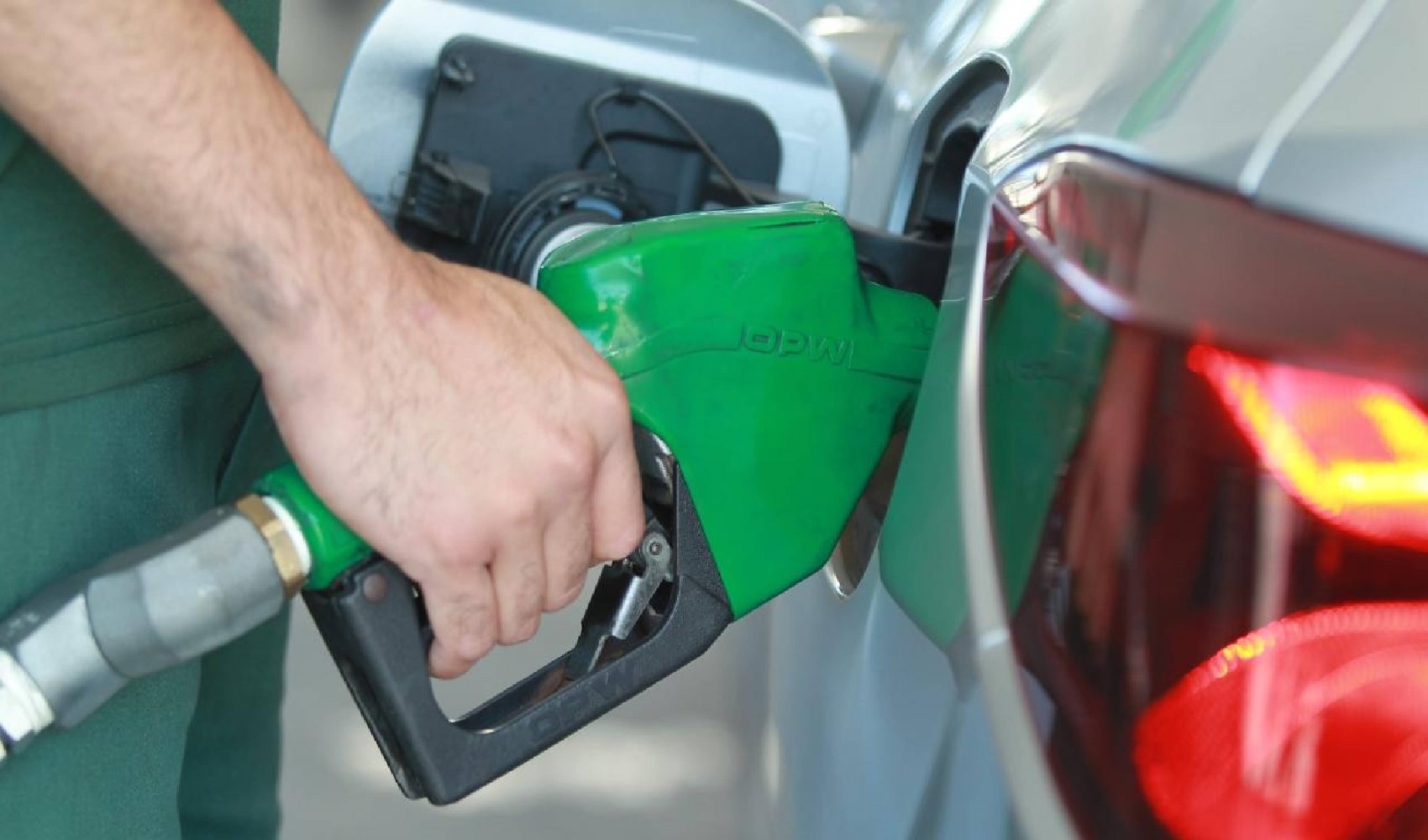 Benzine 1 lira 47 kuruş zam geldi! Sıra motorinde...