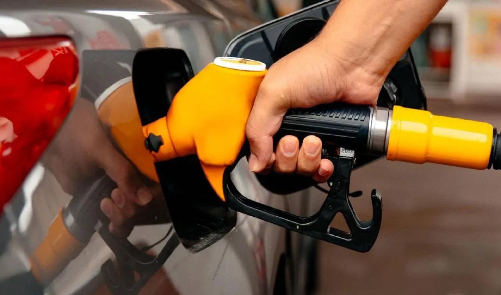 Benzine 1 lira 47 kuruş zam geldi! Sıra motorinde...