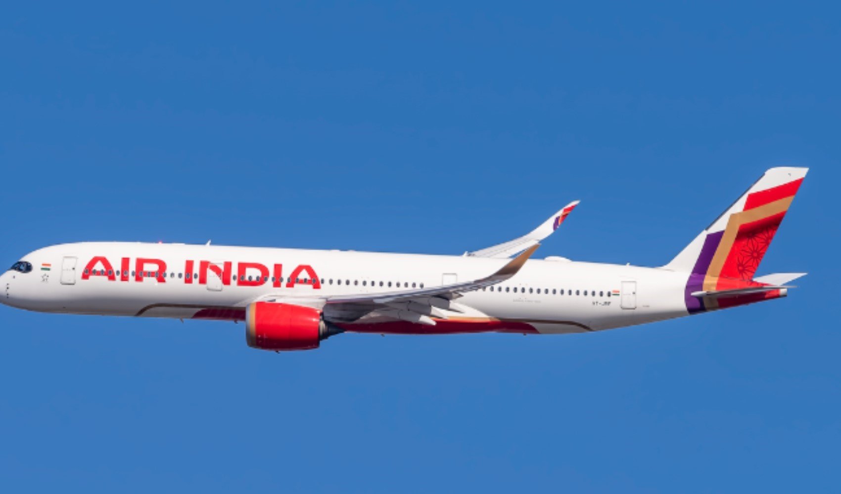 Air India uçağında bomba alarmı: Phuket’e acil iniş