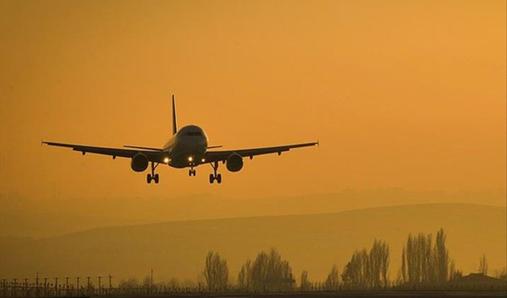 İsrail havalimanlarında hareketlilik: Yolcu uçakları yurt dışına taşınıyor