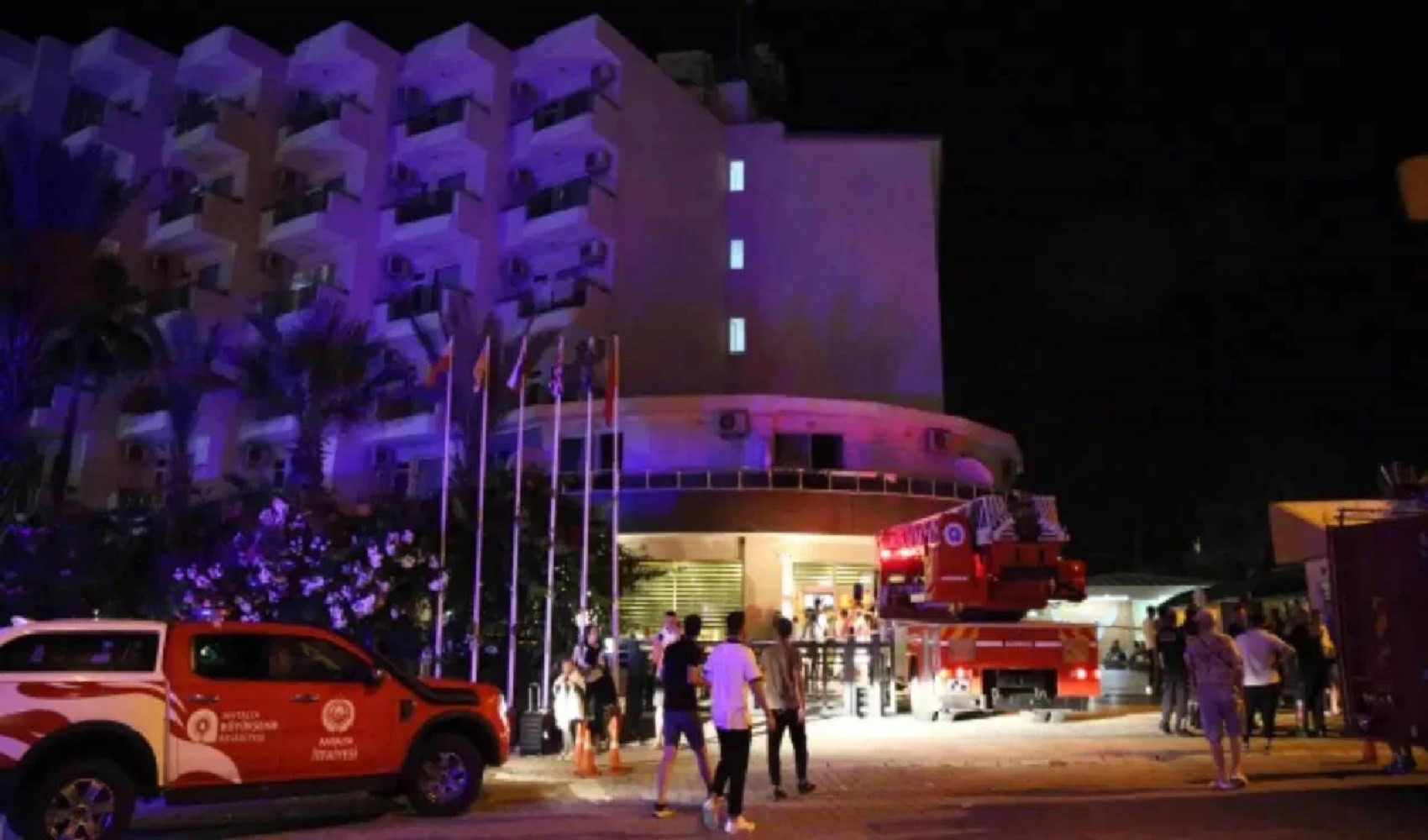 Alanya’da 5 yıldızlı otelde yangın: Mühürlü olmasına rağmen...
