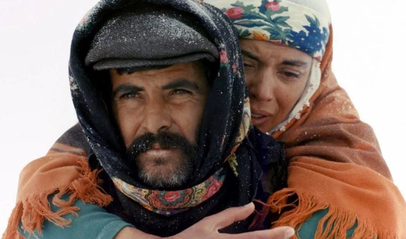 Cezaevinden, cezaevine dönüşen ülkeye 'Yol'culuk…