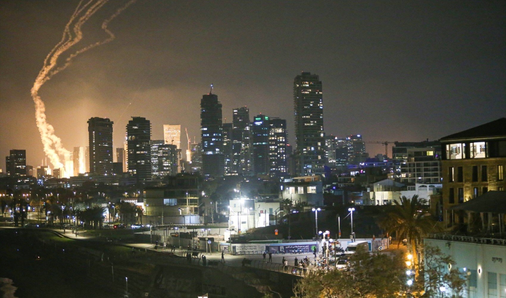 İsrail Savunma Kuvvetleri: 'Tel Aviv’e 150 balistik füze ateşlendi, 15 yaralı var'