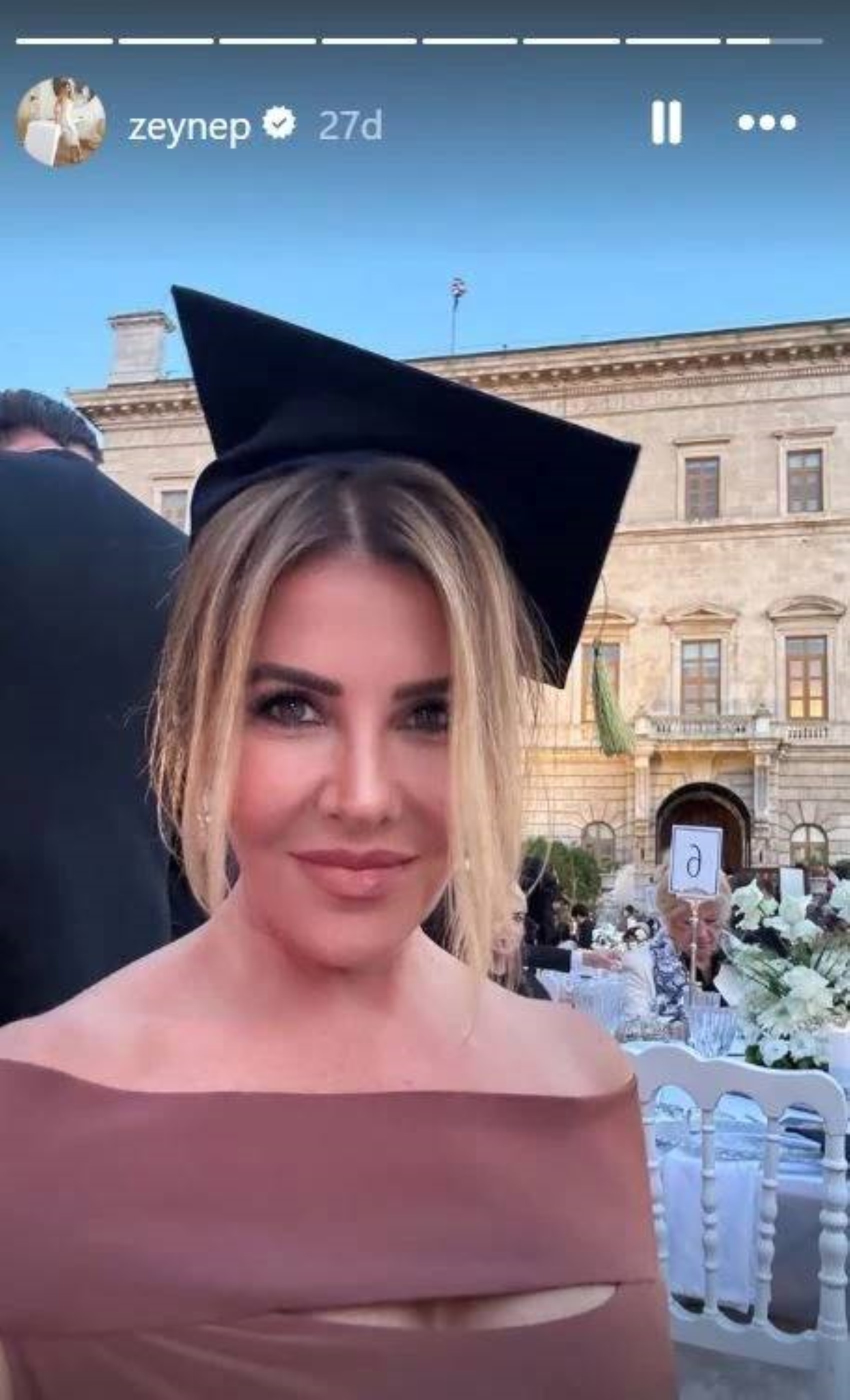 Eski eşler bir araya geldi: Acun Ilıcalı ve Zeynep Yılmaz mezuniyette