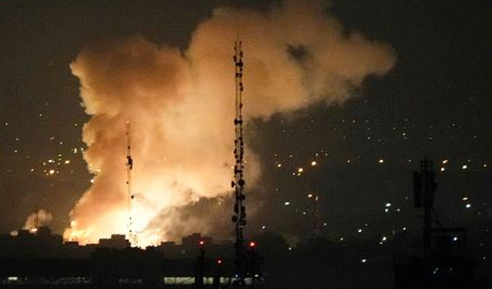 İsrail yeniden İran'a saldırıyor: Tahran'a füze saldırısı