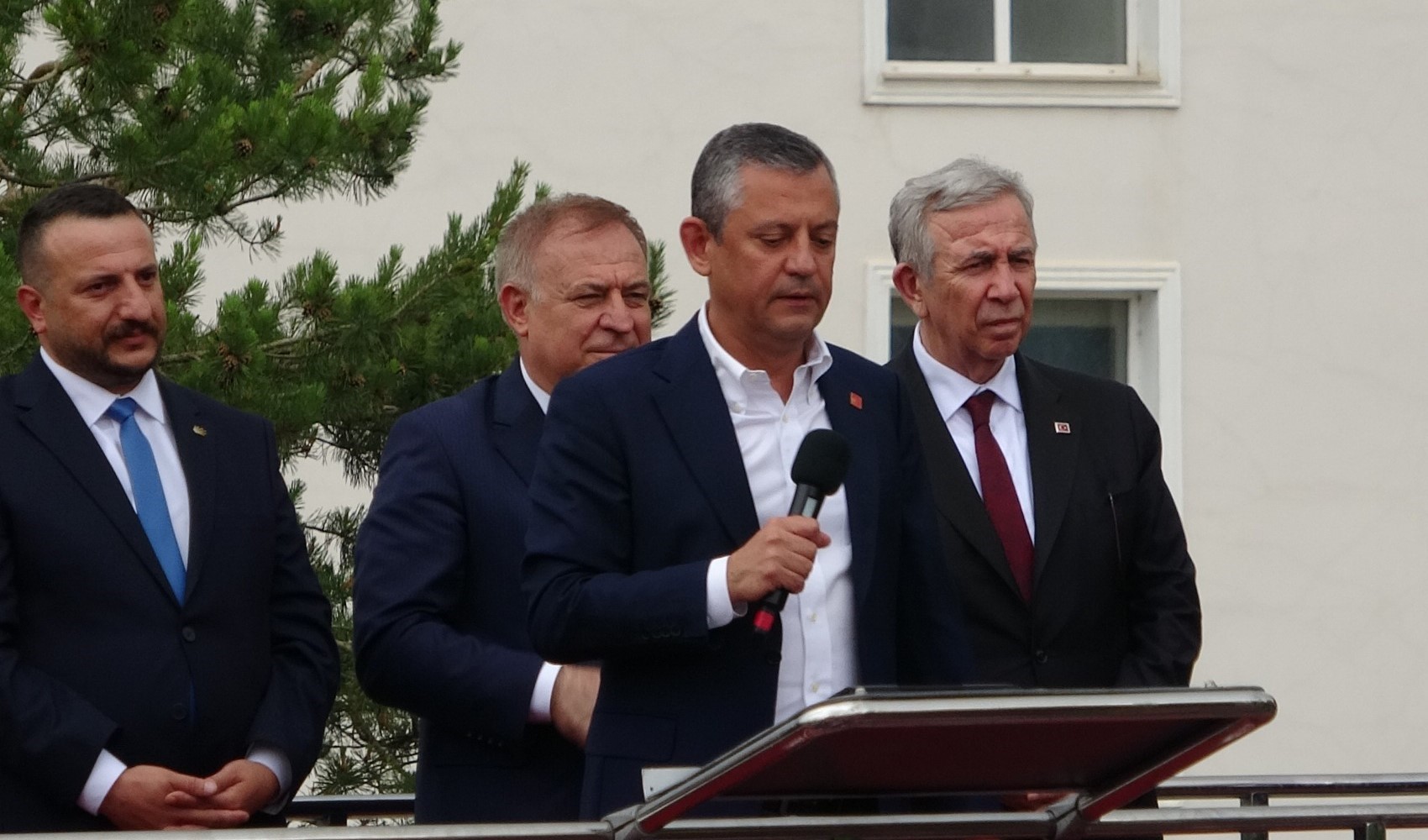 kapak_chp-genel-baskani-ozel-verilip-de-tutulmayan-sozler-ne-oldu-586898.jpg