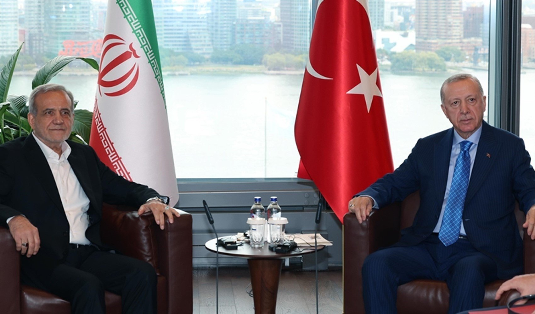Erdoğan, İran Cumhurbaşkanı ile görüştü: Nükleer müzakere sürecine değindi