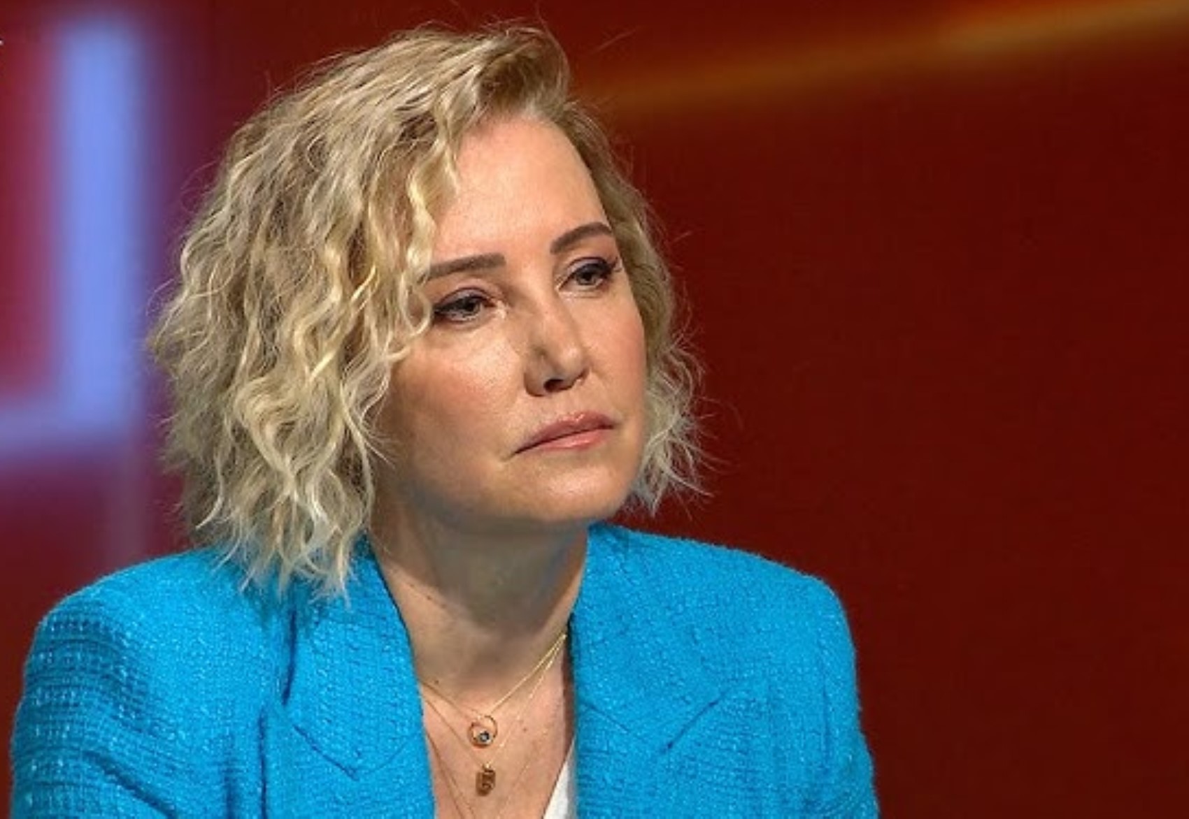 Berna Laçin'den Yeni Akit'in haber başlığına sert tepki! Yerlikaya'ya seslendi: 'Dezenformasyon yasası...'