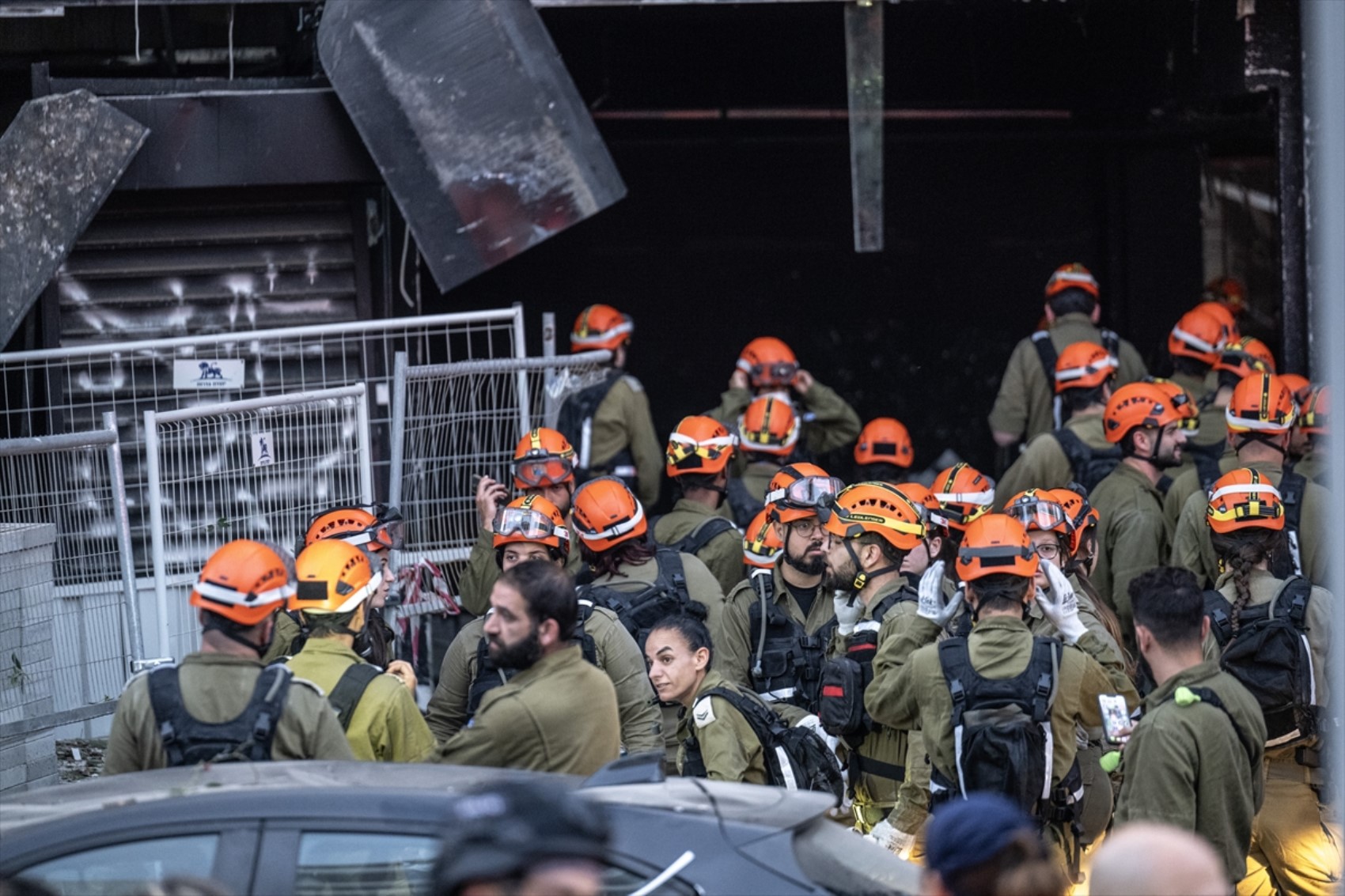 İran'ın gece boyunca balistik füzelerle vurduğu İsrail'den ilk görüntüler! İşte bu sabah Tel Aviv