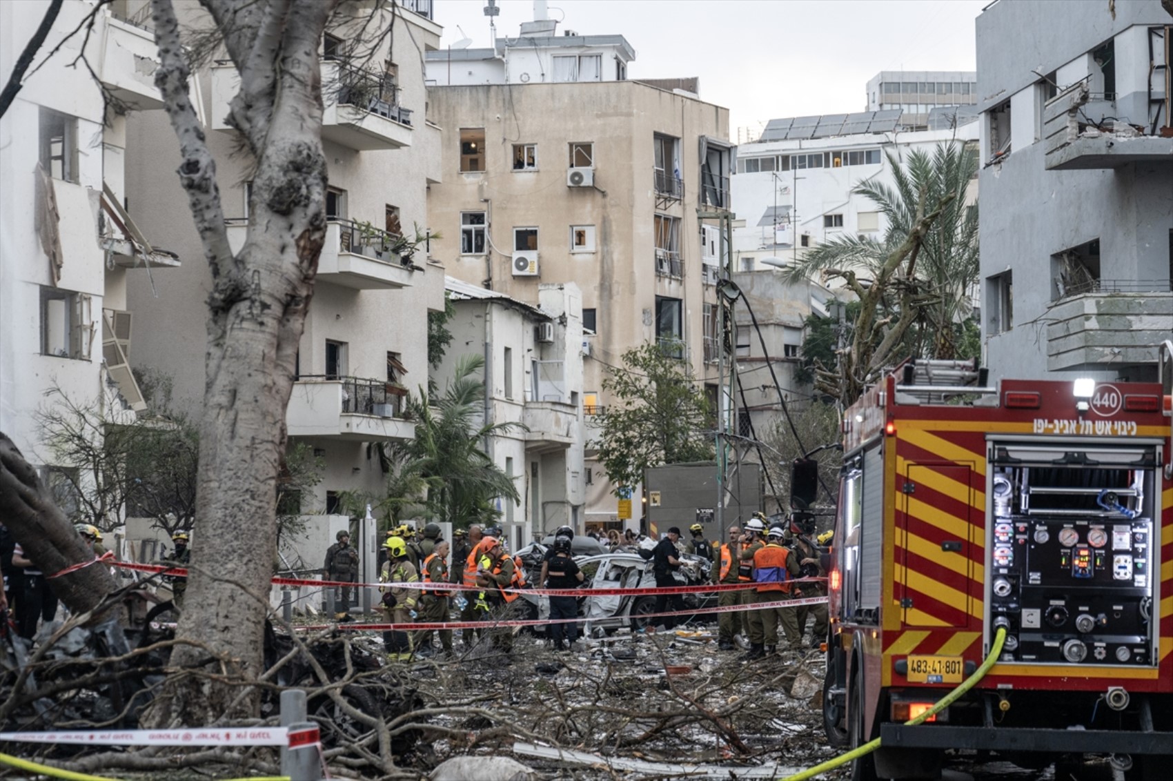 İran'ın gece boyunca balistik füzelerle vurduğu İsrail'den ilk görüntüler! İşte bu sabah Tel Aviv