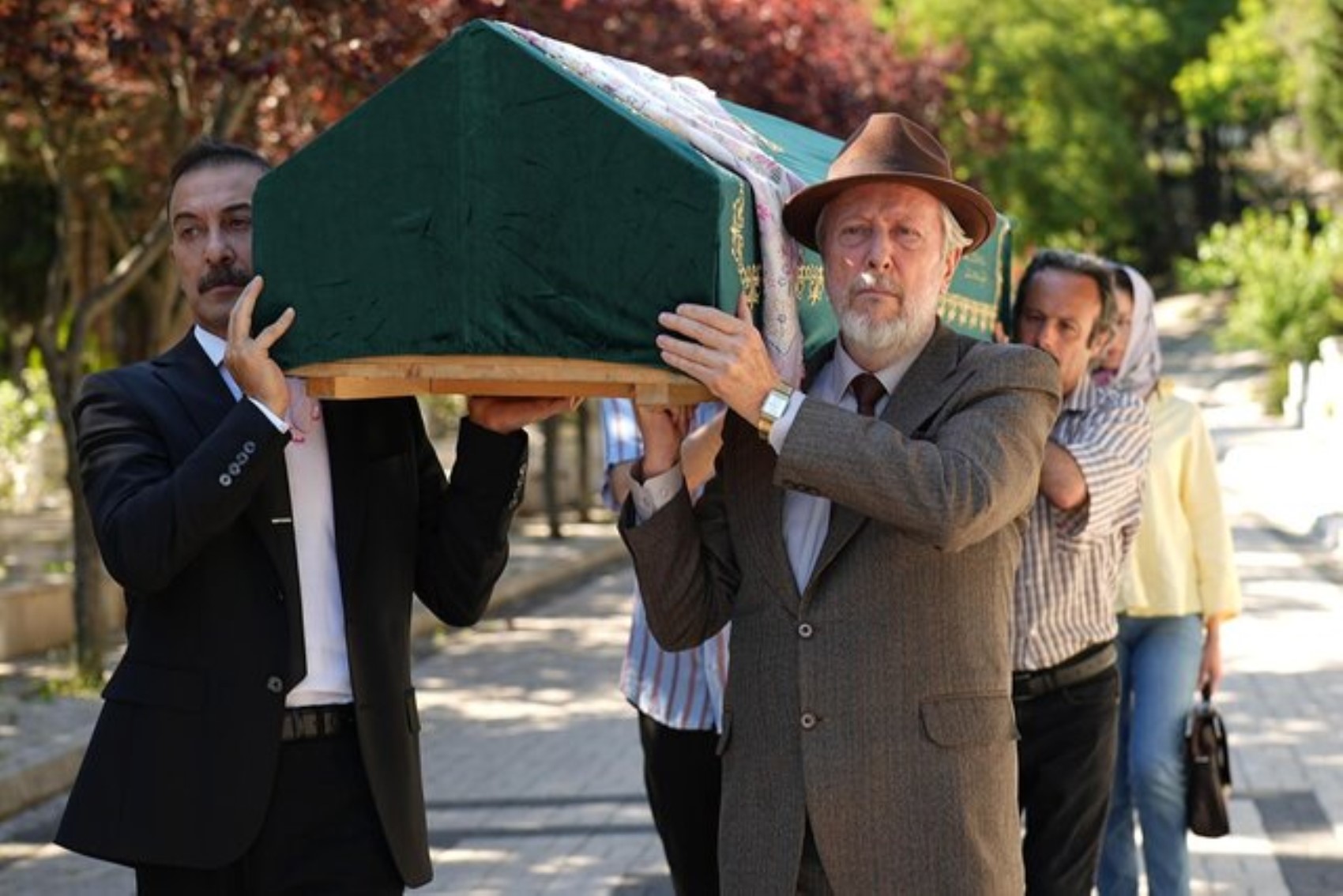 Aile Saadeti oyuncuları ve konusu: Aile Saadeti konusu nedir?