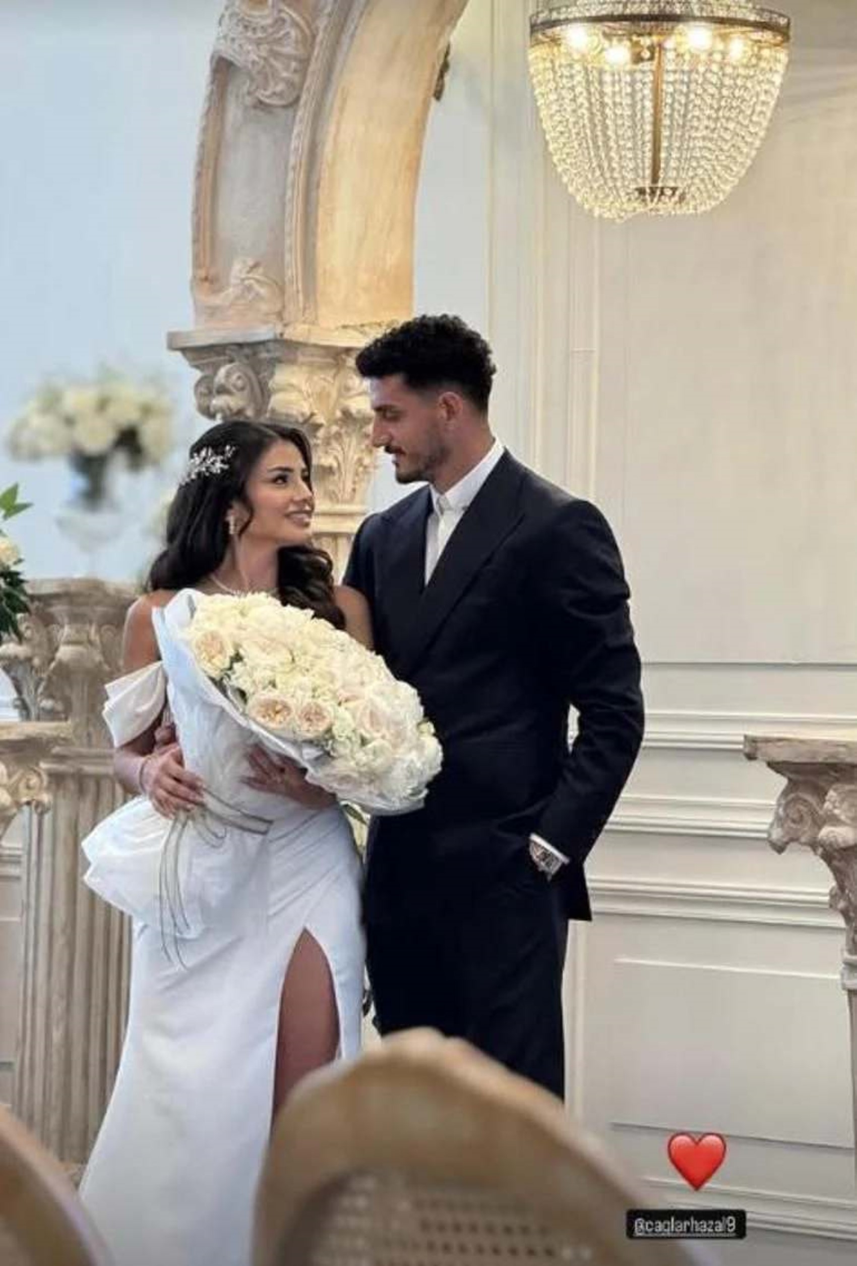 Gönül Dağı'nın Asuman'ı Hazal Çağlar ve futbolcu Samet Akaydın nişanlandı!