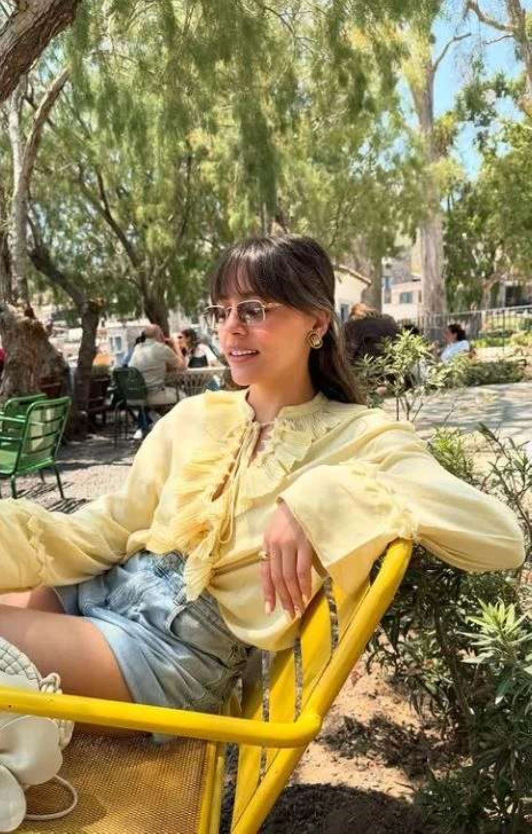 Sıla Türkoğlu’ndan butter yellow şıklığı: Yaz modasına ilham verdi