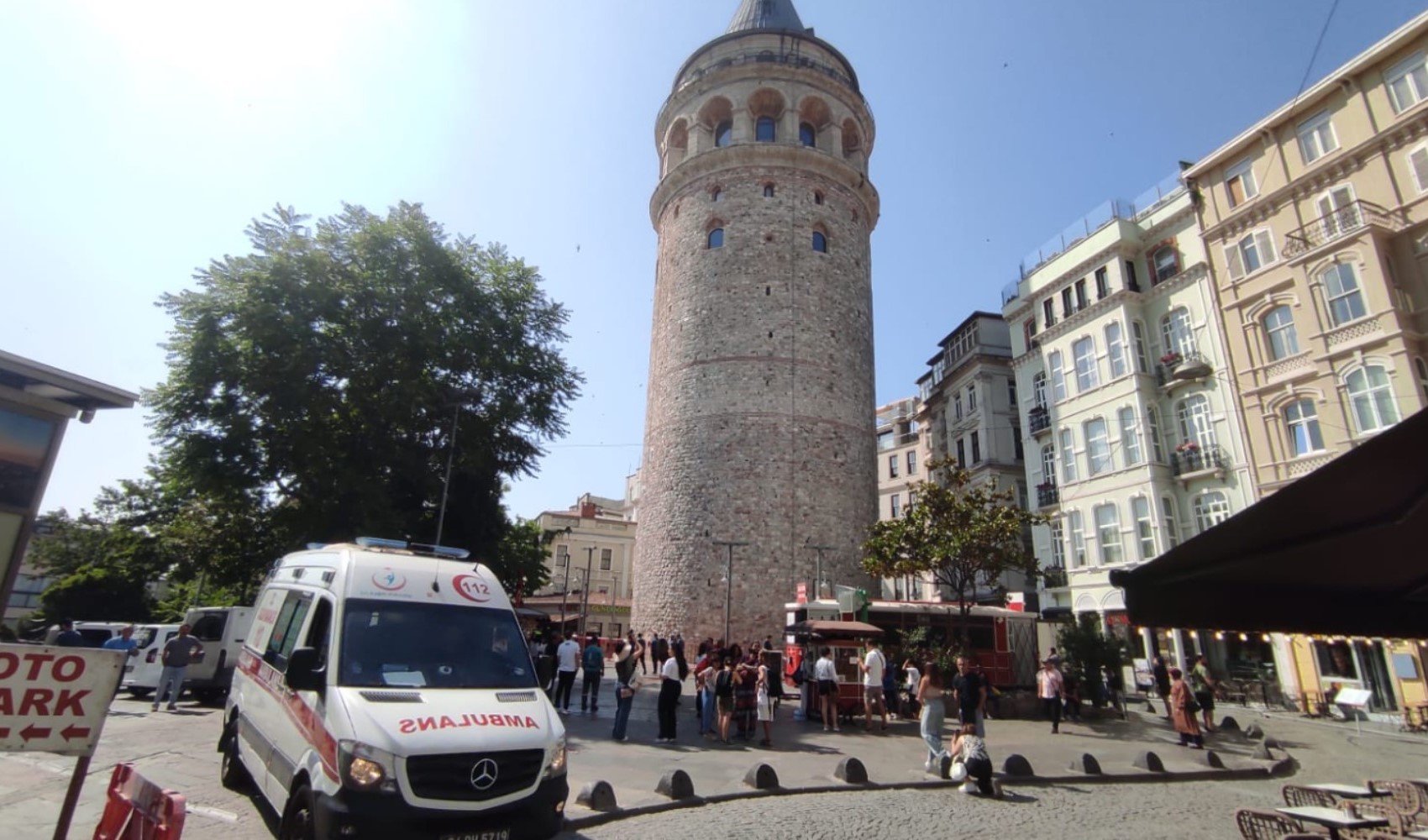 Galata Kulesi'nden düşen 22 yaşındaki genç hayatını kaybetti