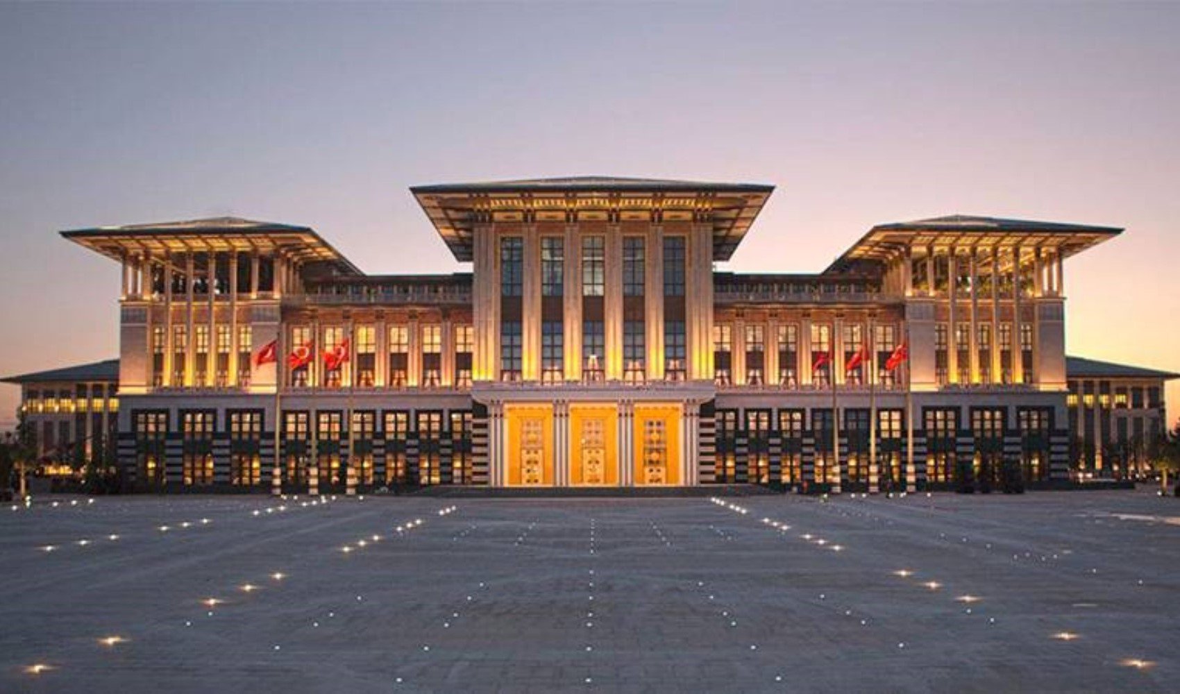 Saray günde 39 milyon harcıyor, emekli ay sonunu getiremiyor! 'Millet aç, Saray lüks peşinde'