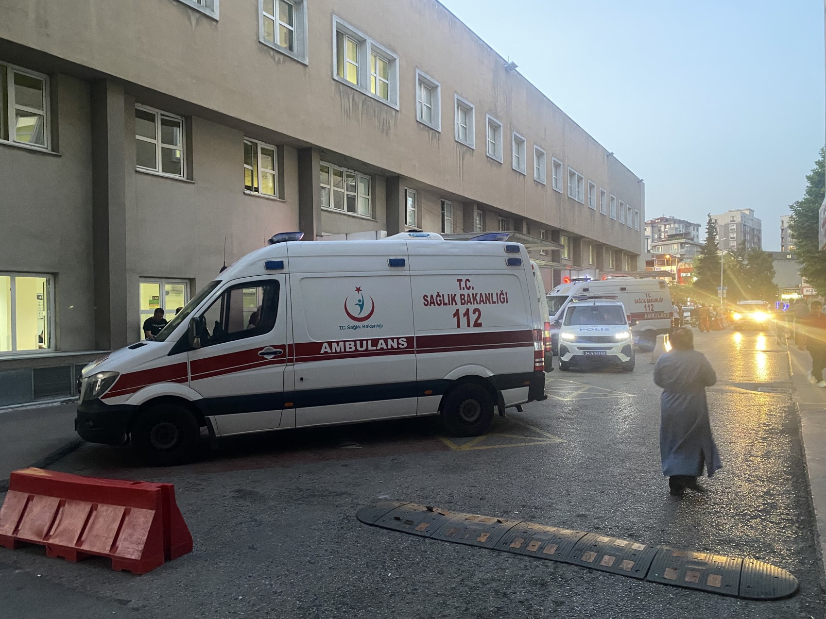 Dilan Polat’ın korumasına hastane önünde silahlı saldırı! Avukatlarından açıklama geldi
