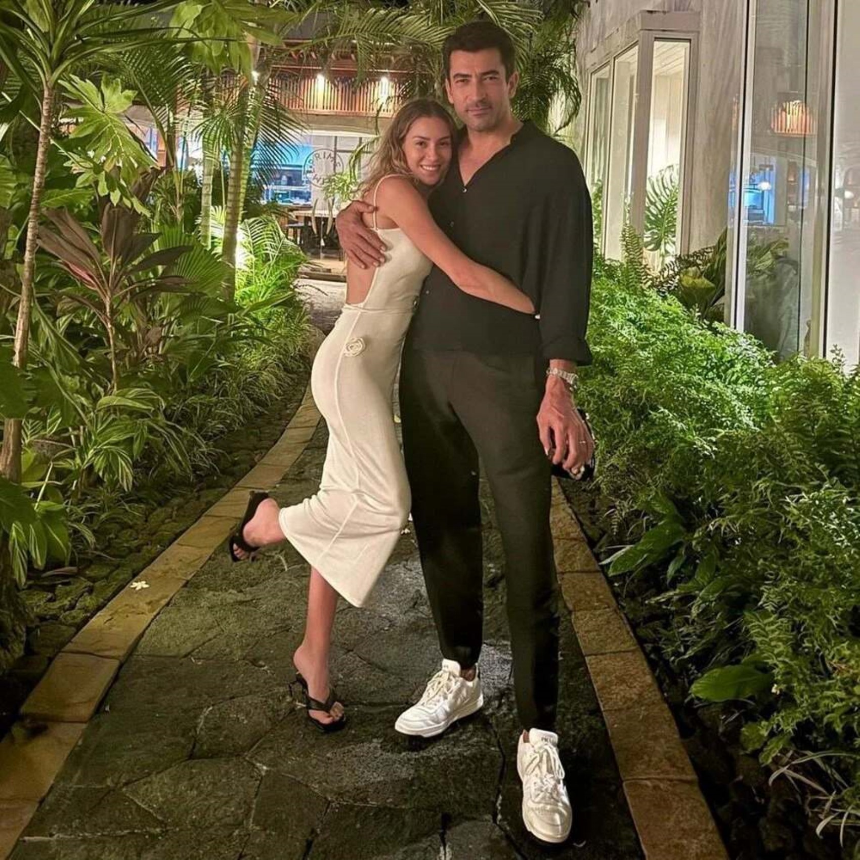 Sinem Kobal'dan eşine duygusal doğum günü mesajı