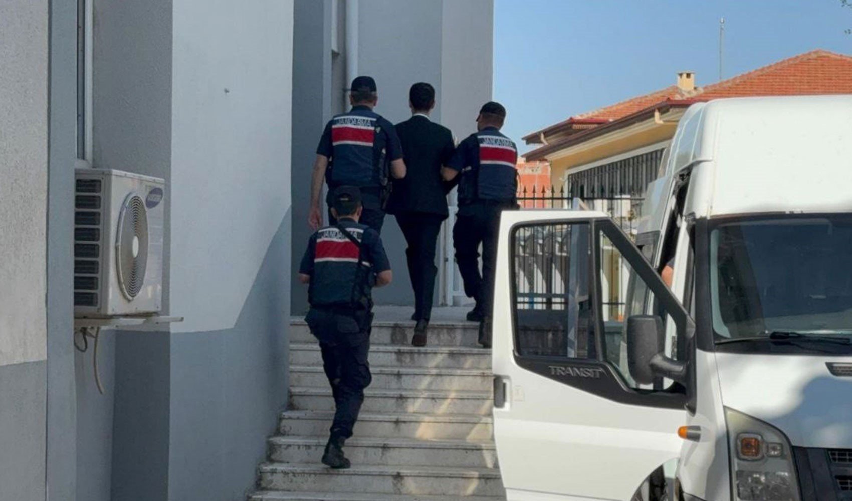Tutuklu belediye başkanı ifade verdi, İYİ Partili belediye meclis üyeleri gözaltında
