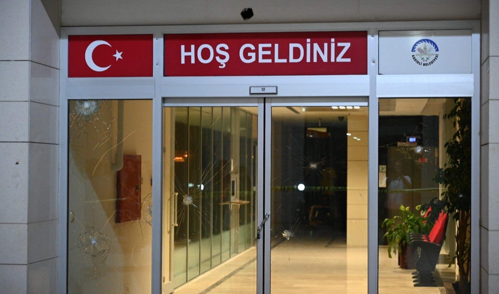 CHP'li belediye binasına taşlı saldırıda karar verildi