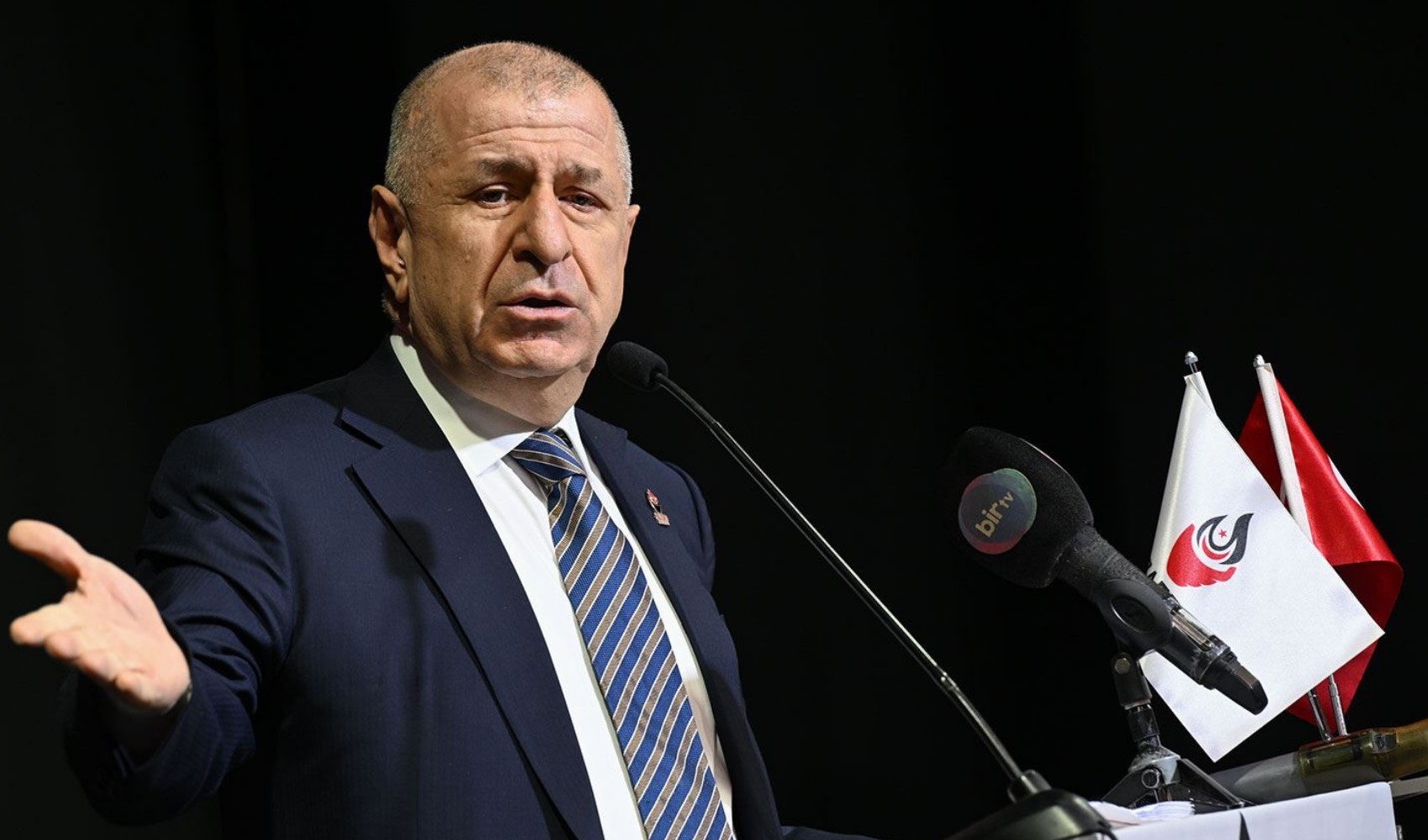 Zafer Partisi Genel Başkanı Özdağ'dan iç cephe vurgusu: Hukuk eşit şekilde uygulanmalı Zafer Partisi Genel Başkanı Özdağ'dan iç cephe vurgusu: Hukuk eşit şekilde uygulanmalı