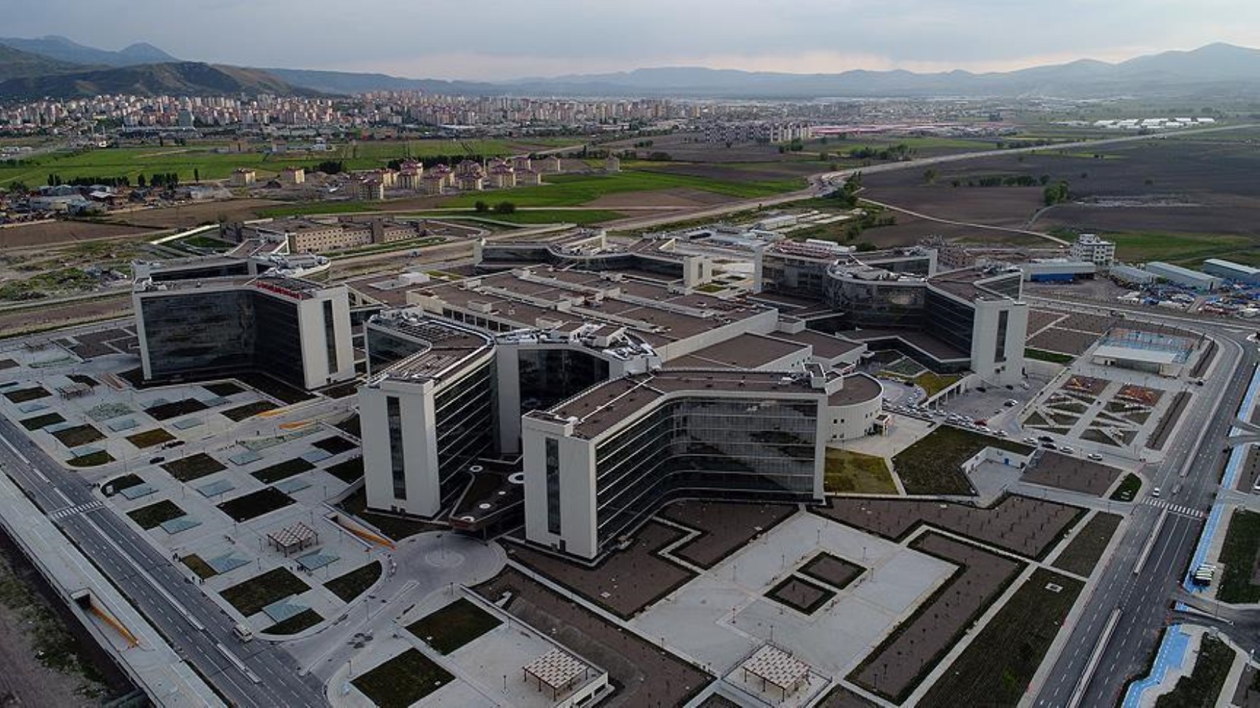 '100 yılın projesiydi'... AKP'de şehir hastaneleri pişmanlığı: 'Milletin başına bela oldu'