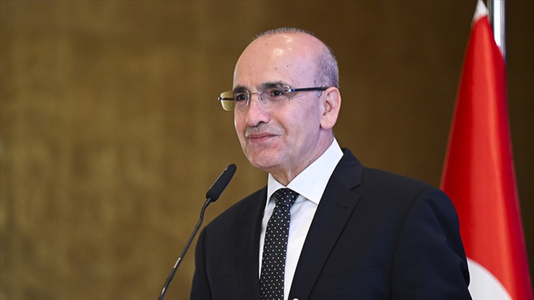 AKP'li milletvekilleriyle toplantı yaptı: Mehmet Şimşek'e istifa sorusu