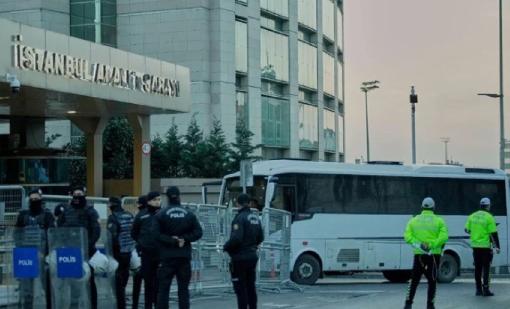 İBB operasyonlarında tutuklanan bir kişi daha 'itirafçı' oldu