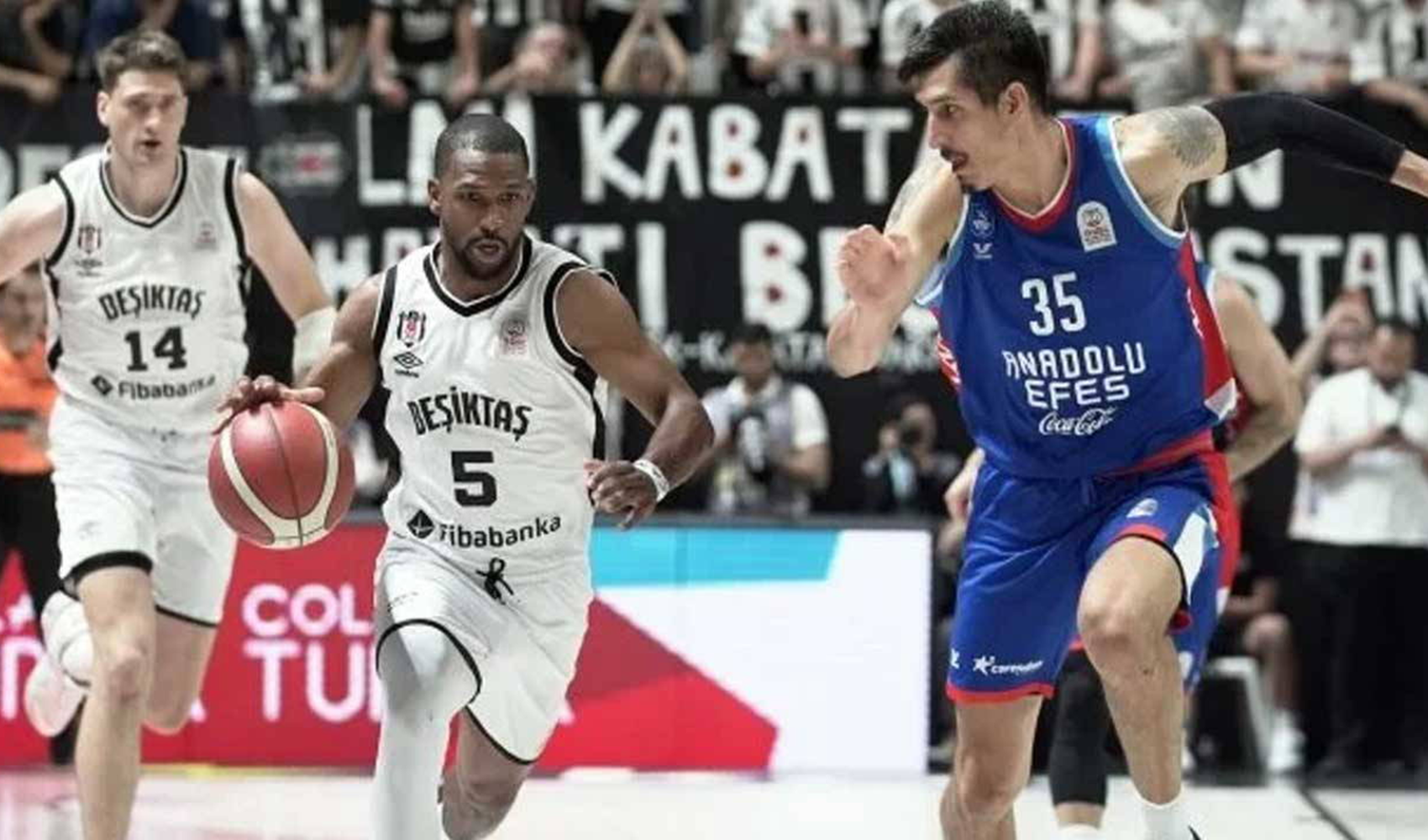 Beşiktaş'a play-off maçındaki olaylar nedeniyle para cezası