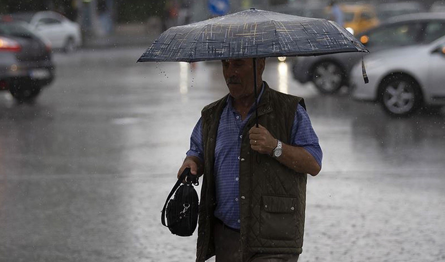 Meteoroloji'den kuvvetli rüzgar ve sağanak uyarısı! İşte il il 18 Haziran Çarşamba hava durumu...