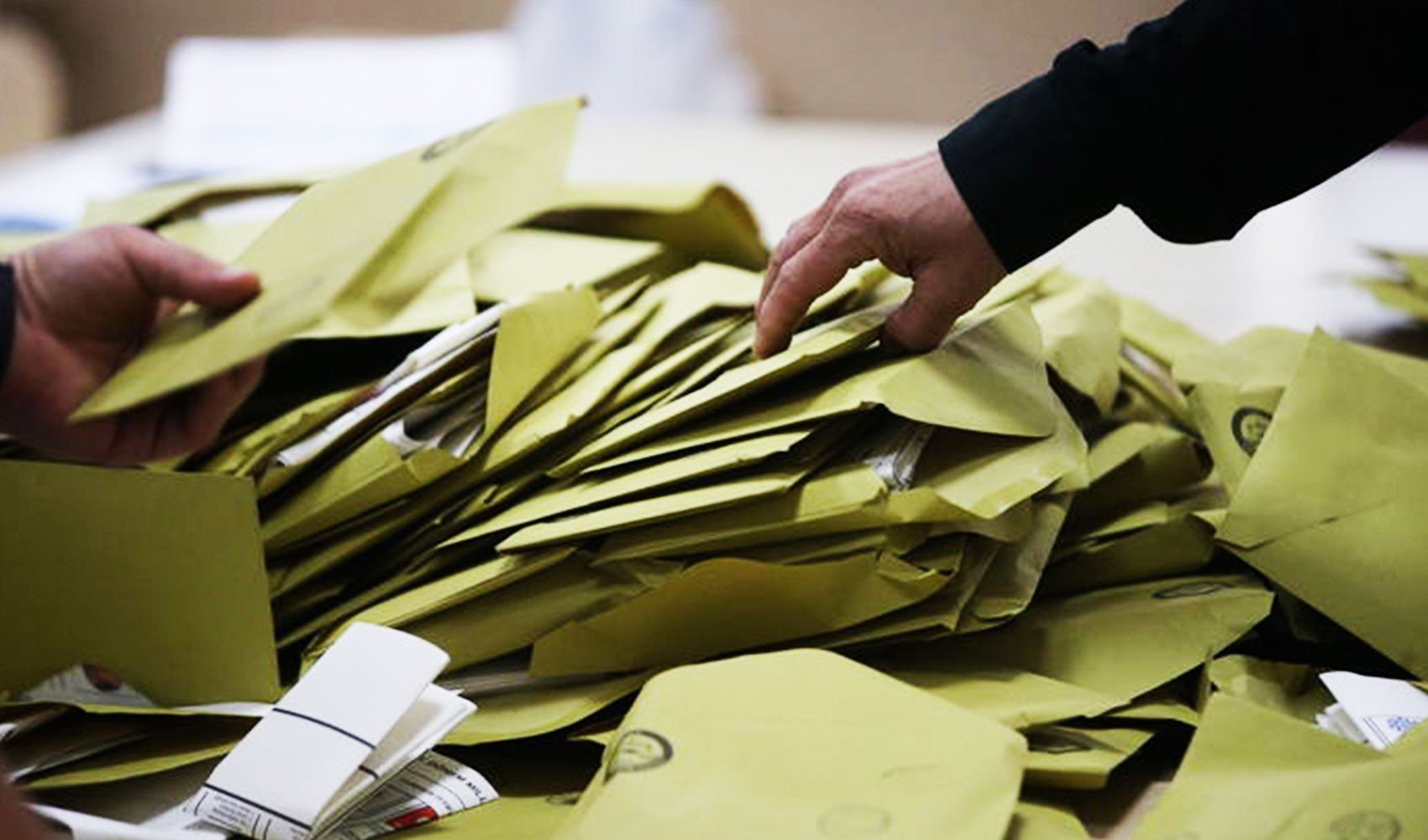 Son genel seçim anketinde üçüncü parti değişti Son genel seçim anketinde üçüncü parti değişti