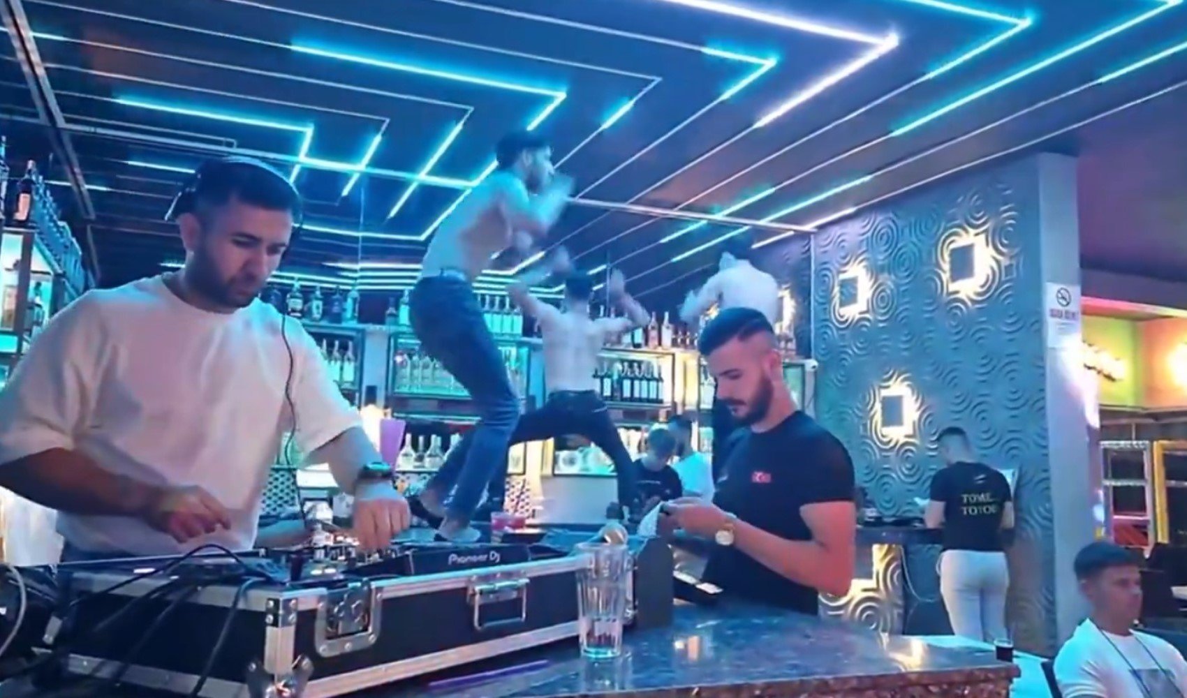 Marmaris Belediyesi'nden ‘dans’ görüntülerine sert tepki! 'Tutanaklar tutulmakta'