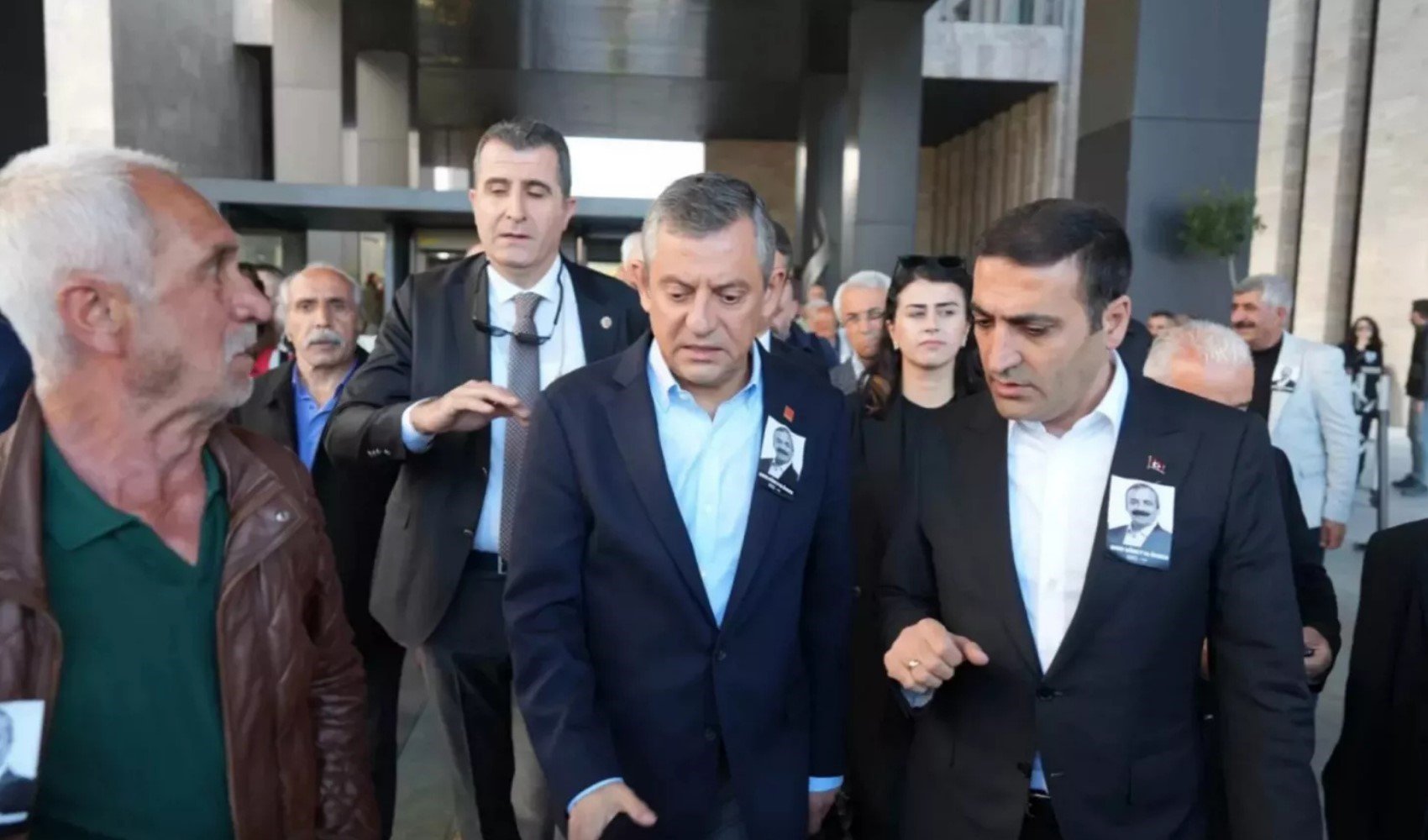 Son Dakika... Özgür Özel'e saldıran Selçuk Tengioğlu'na istenen ceza belli oldu