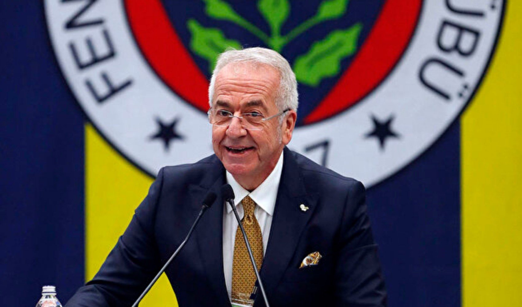 Fenerbahçe'de Erol Bilecik görevi bırakıyor