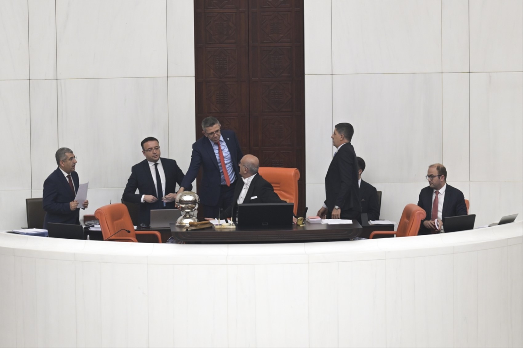 TBMM'de 'Talat Paşa' gerginliği: DEM Partili vekilin sözleri tansiyonu yükseltti!