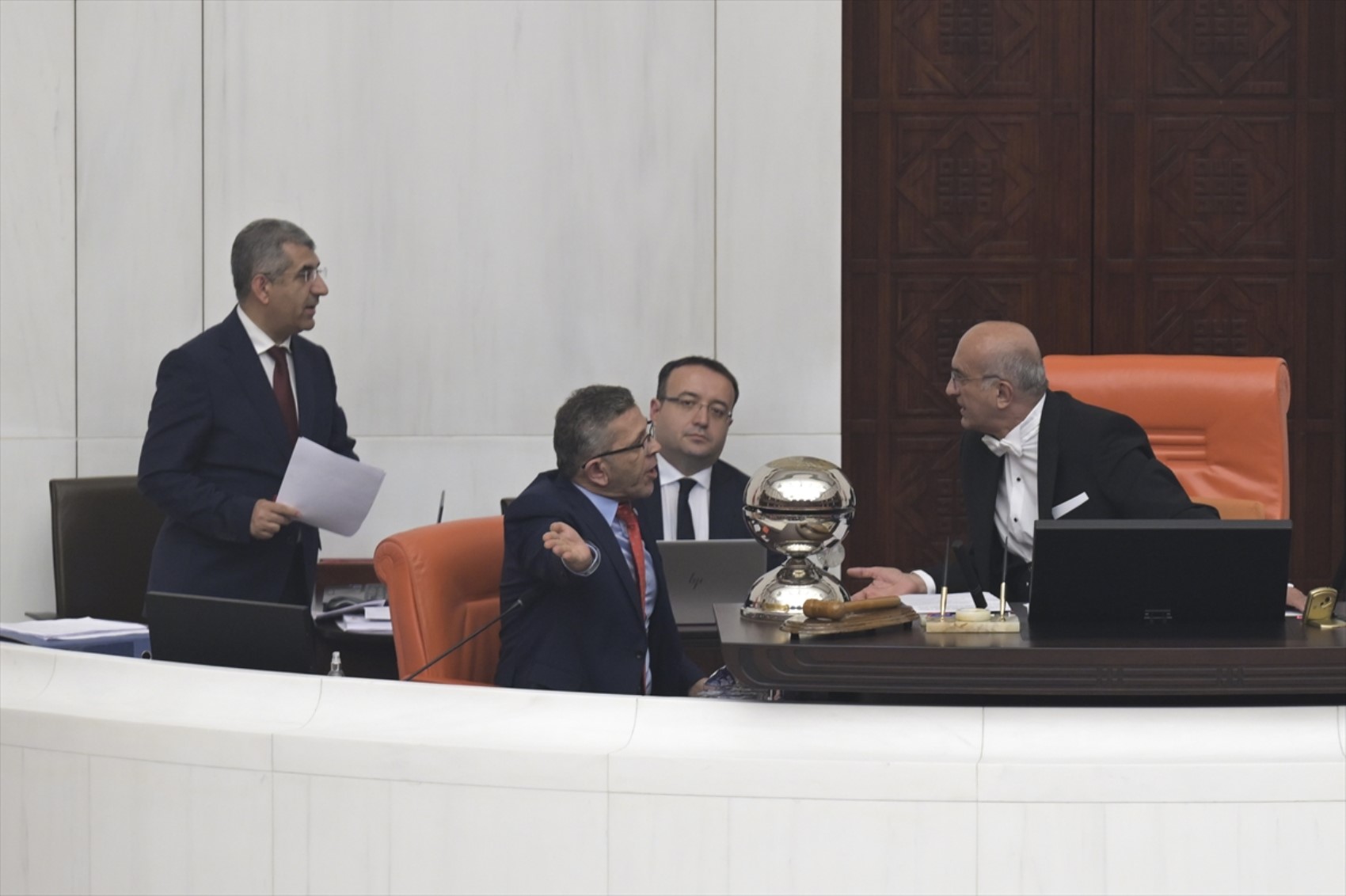 TBMM'de 'Talat Paşa' gerginliği: DEM Partili vekilin sözleri tansiyonu yükseltti!