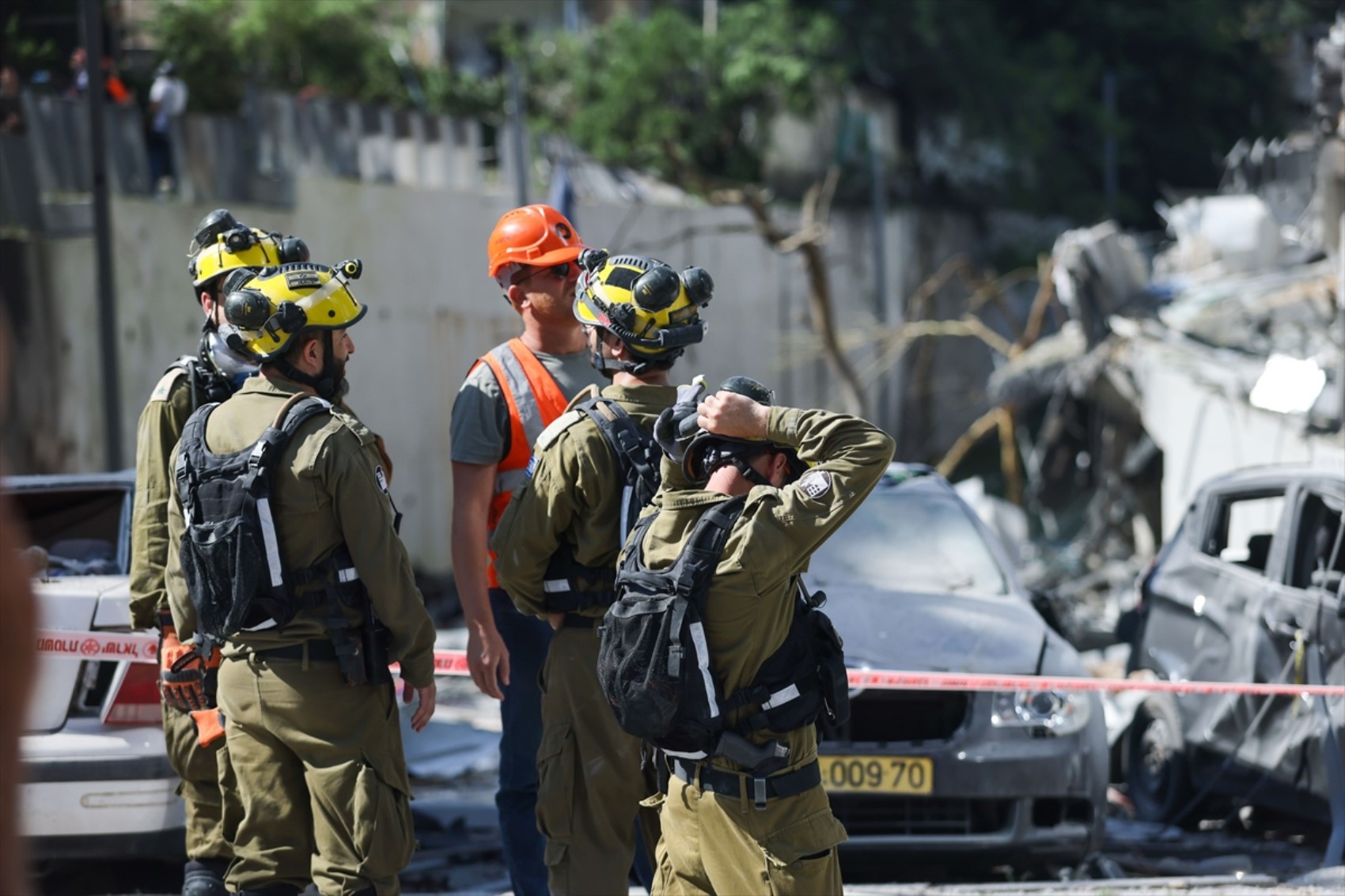 İran-İsrail savaşında 7. gün: Füzelerin isabet ettiği Tel Aviv'den yeni görüntüler