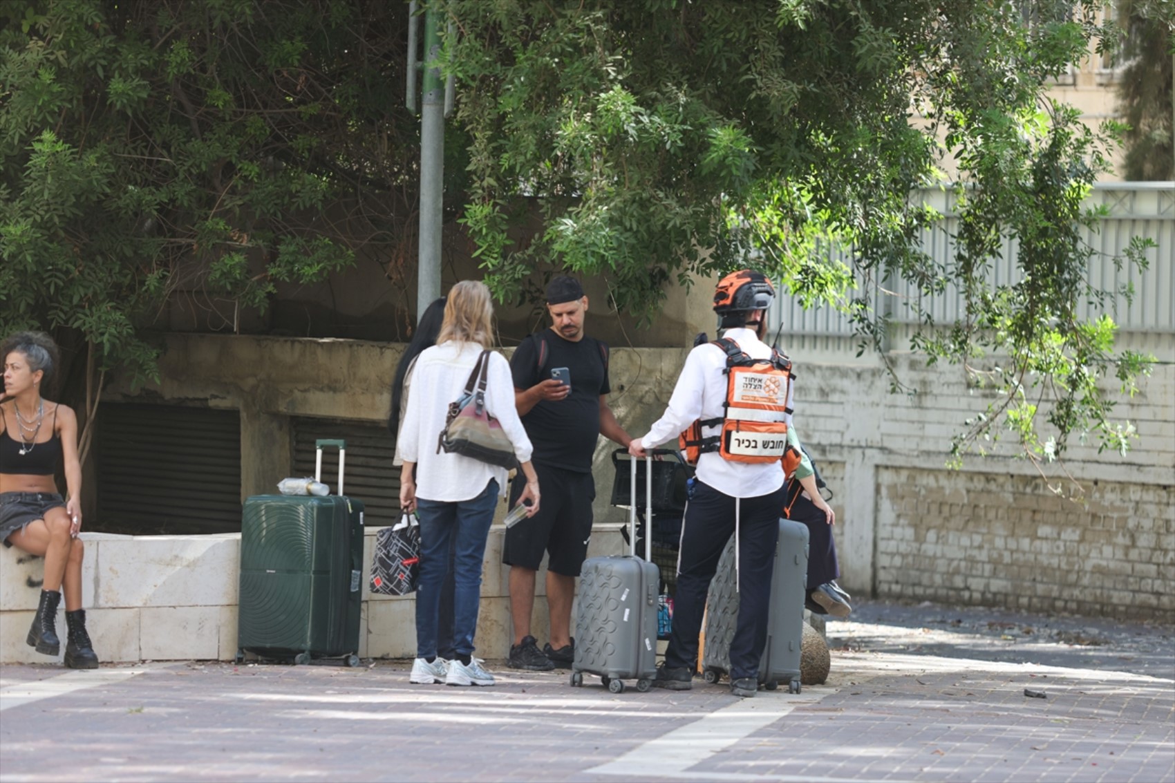 İran-İsrail savaşında 7. gün: Füzelerin isabet ettiği Tel Aviv'den yeni görüntüler