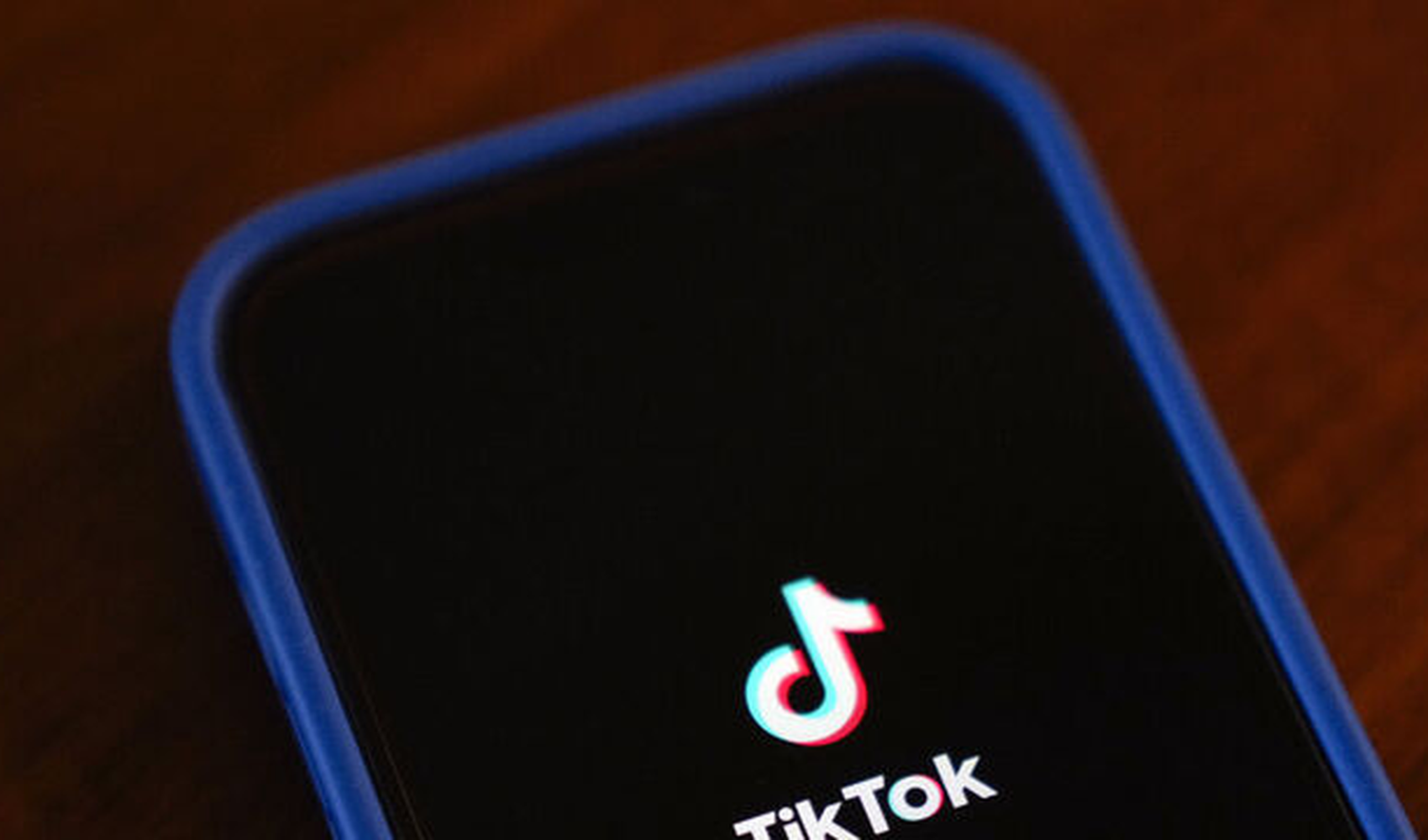 Trump, TikTok'a tanınan süreyi 90 gün daha uzattı