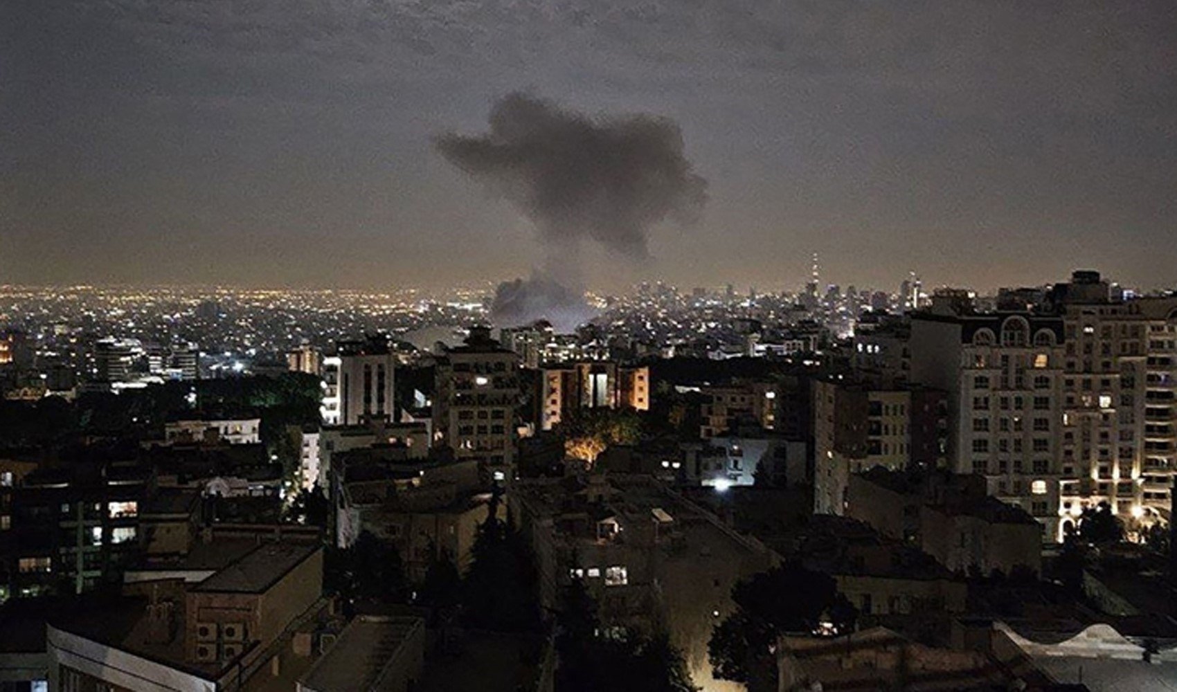 İran, Tel Aviv'e yeni füze saldırısı gerçekleştirdi