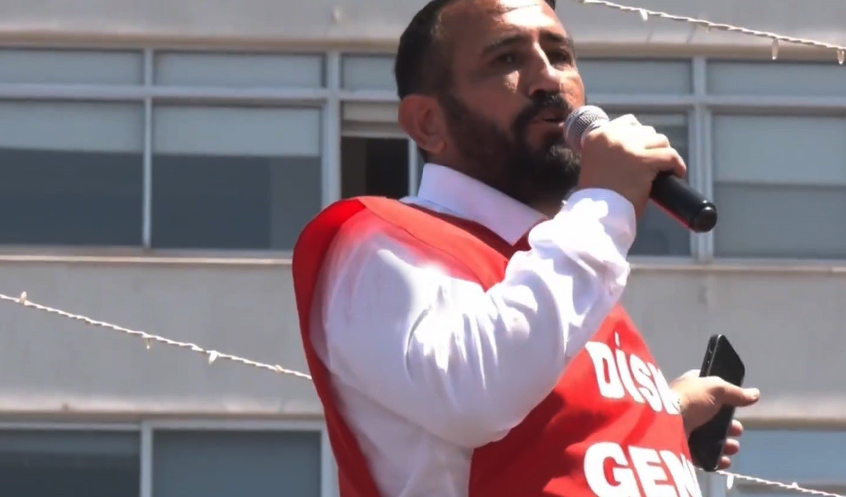 İzmir'de grev yapan DİSK temsilcisinin sözleri tepki topladı: Başkanım çöp var, temizle diyeceğim