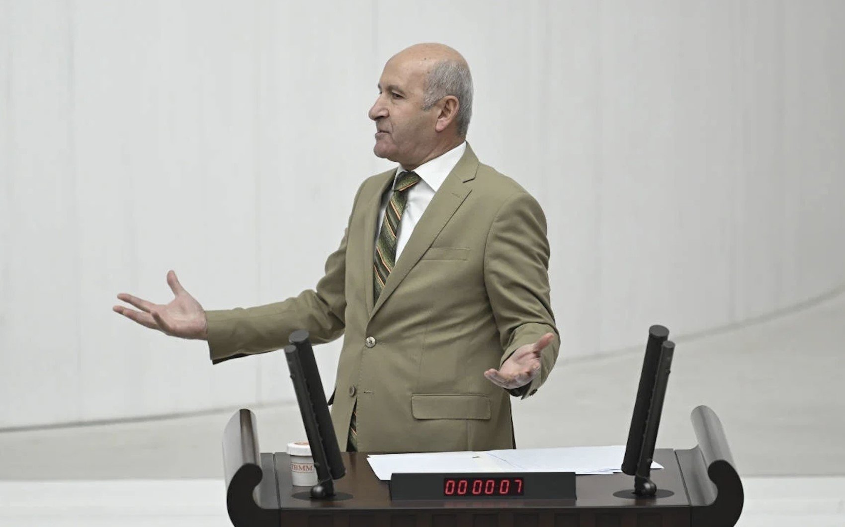 Merkeze alınan Tunceli Valisi'nden dikkat çeken paylaşım: 'Kudretim olsa kökünden keserdim'