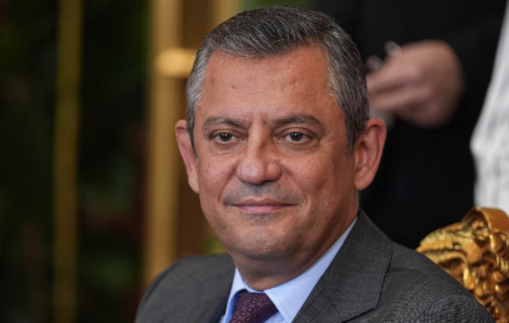 Özgür Özel'den net kurultay mesajı: Anket sonuçlarına da değindi!