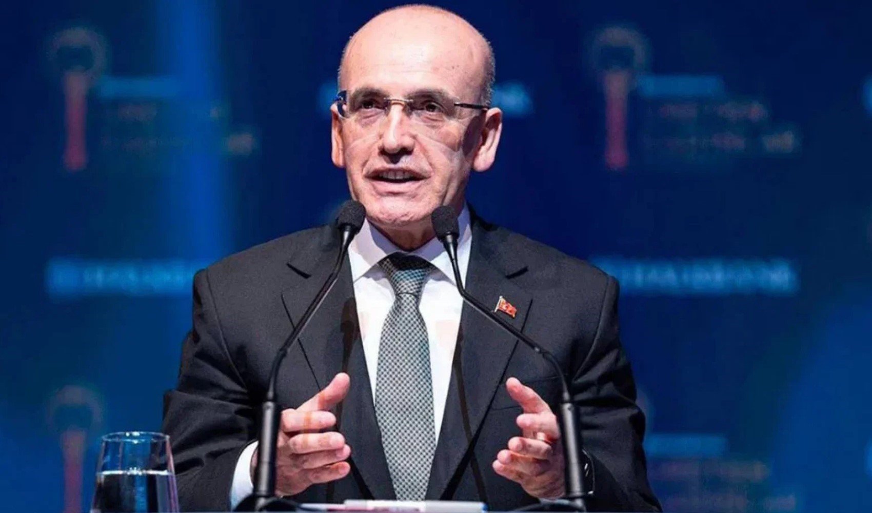 Yandaş medyada Mehmet Şimşek krizi Yandaş medyada Mehmet Şimşek krizi