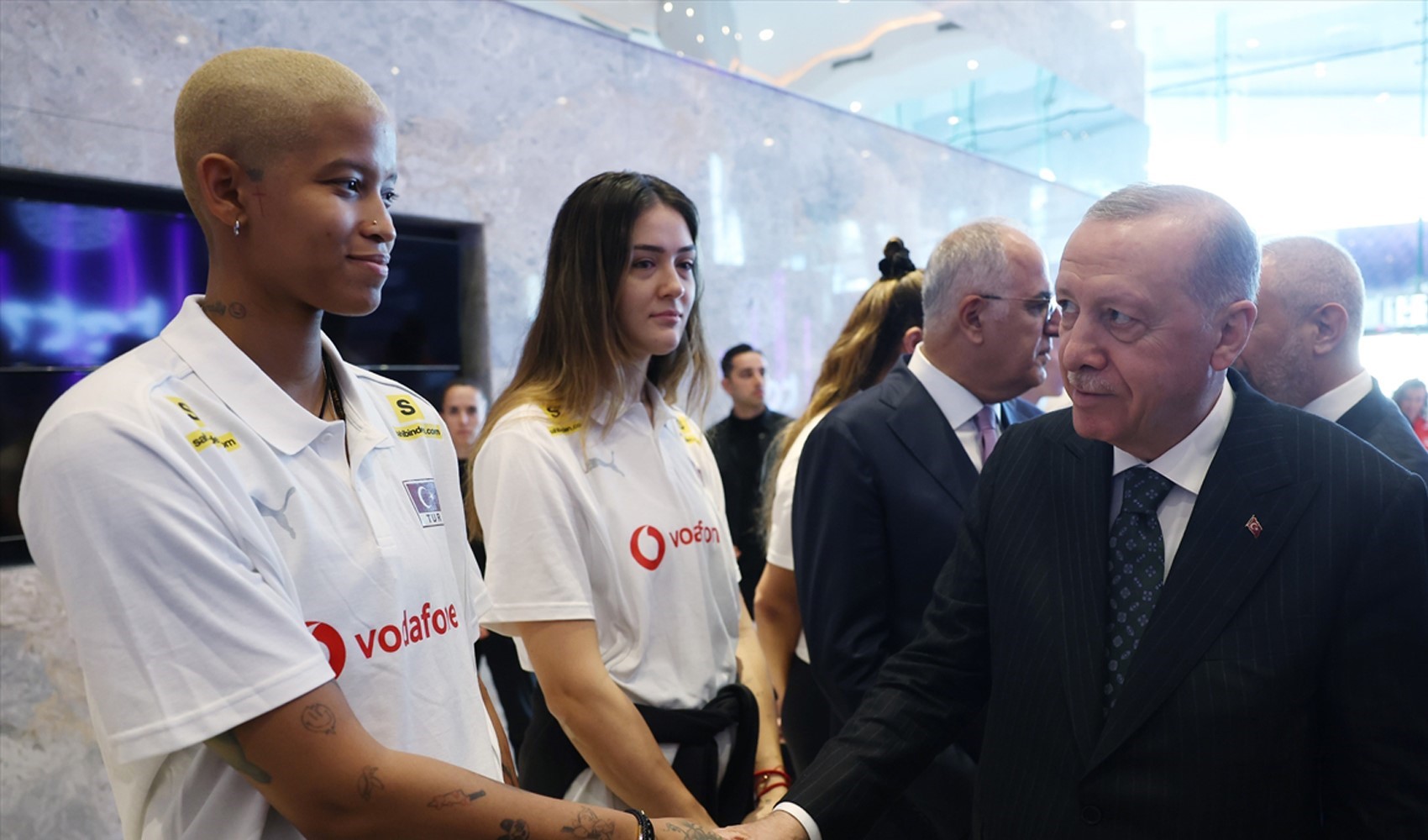Erdoğan, A Milli Kadın Voleybol Takımı'nı kabul etti