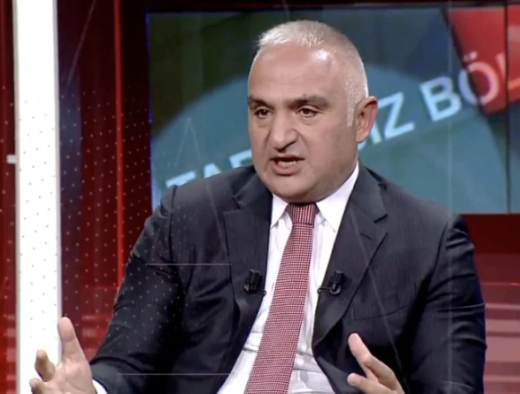 Lüks yattaki o fotoğraf AKP'yi karıştırdı: Savaş, kriz, pahalılık...