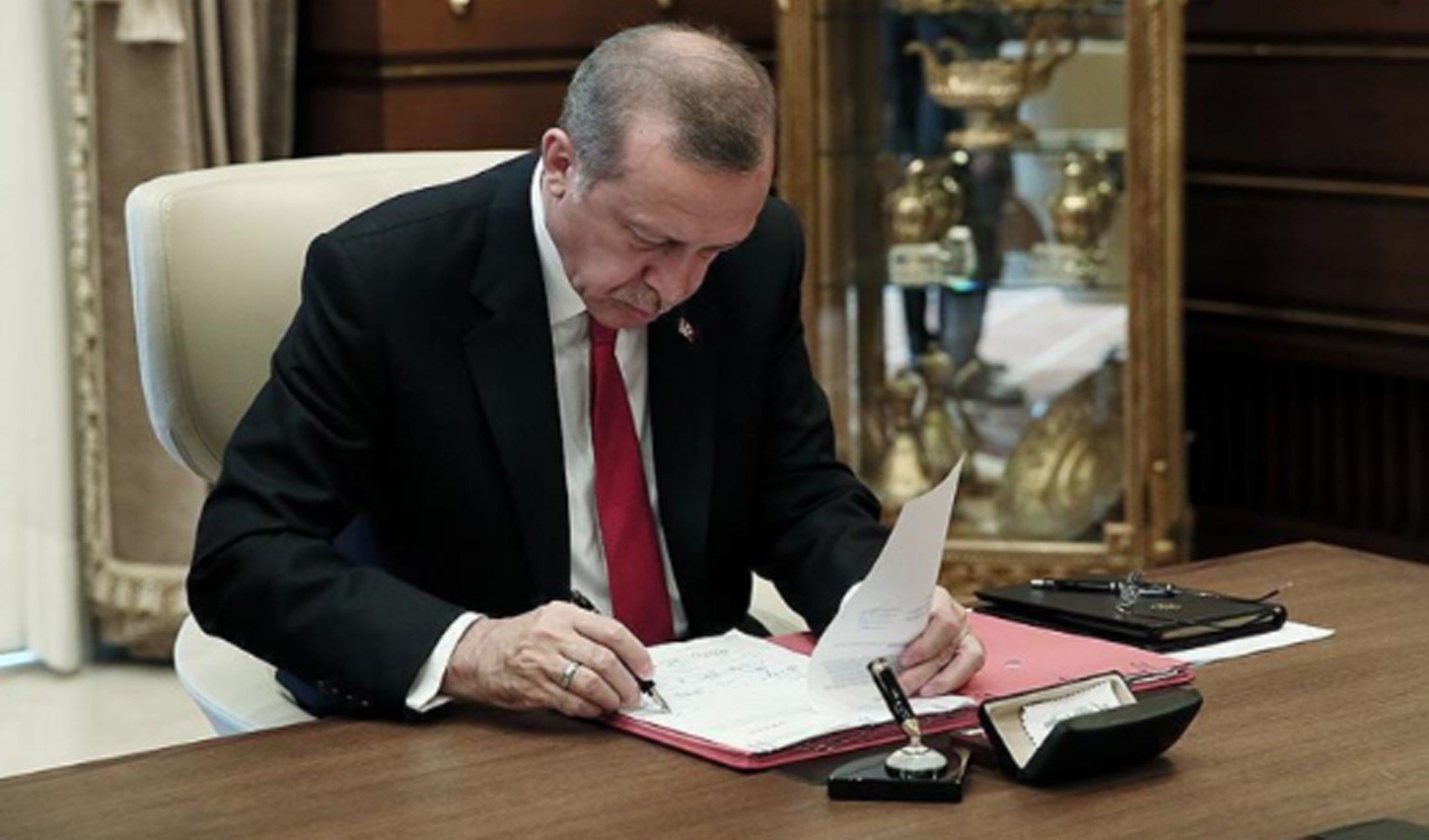 Erdoğan, Çin, Hollanda, Belçika ve Litvanya'ya yeni büyükelçiler atadı