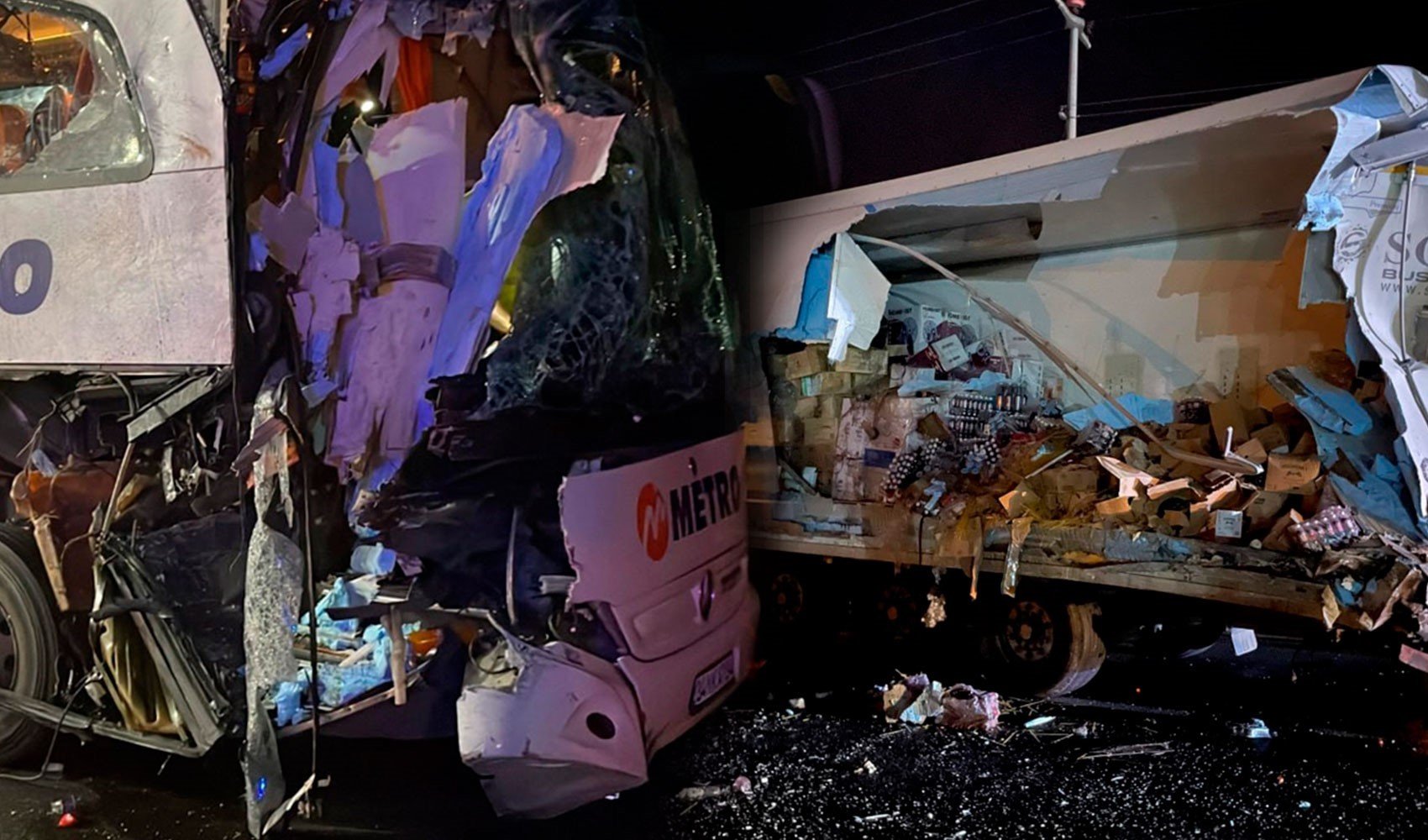 Sakarya'da yolcu otobüsü TIR'a çarptı! Çok sayıda yaralı var
